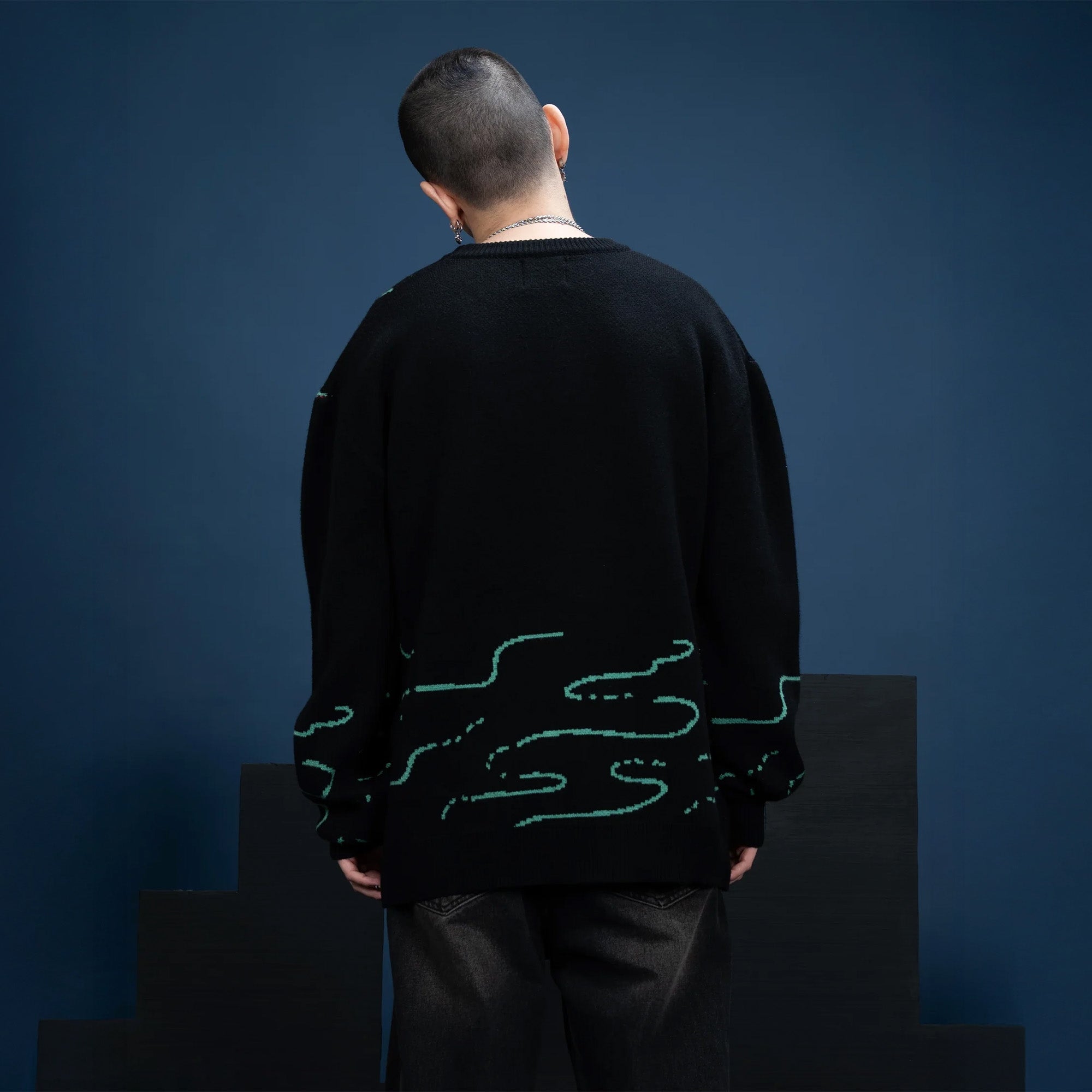 gigan-sweater-strickpullover-schwarz-line-art-steady-hands image 8