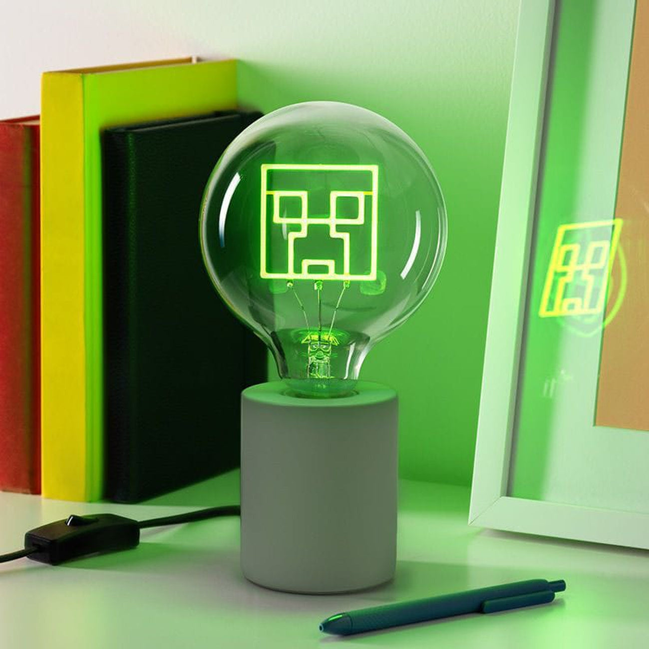 minecraft-neon-led-lampe-creeper-gaming-deko image 2
