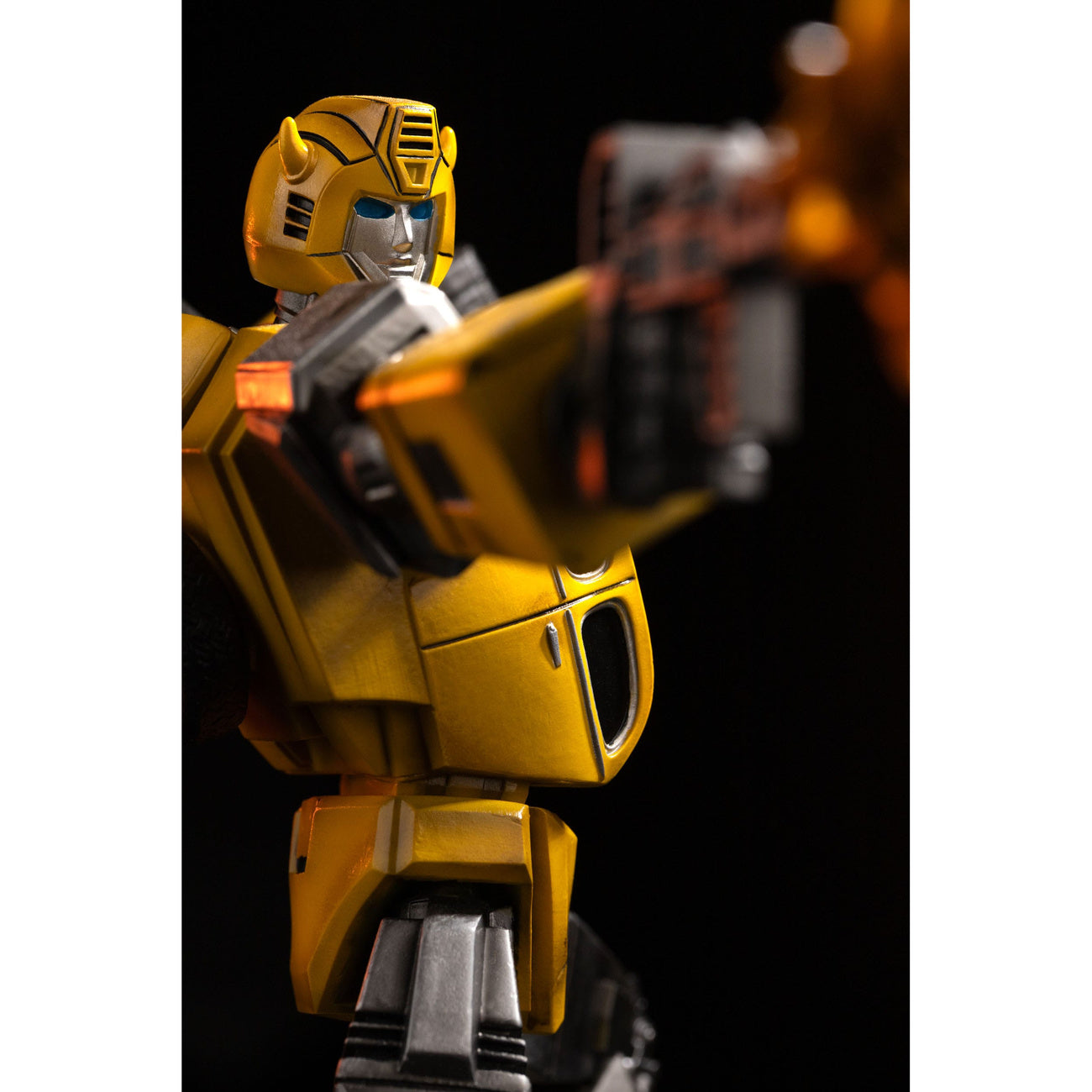transformers-demi-art-scale-bumblebee-statue-30-cm-1-20 image 8