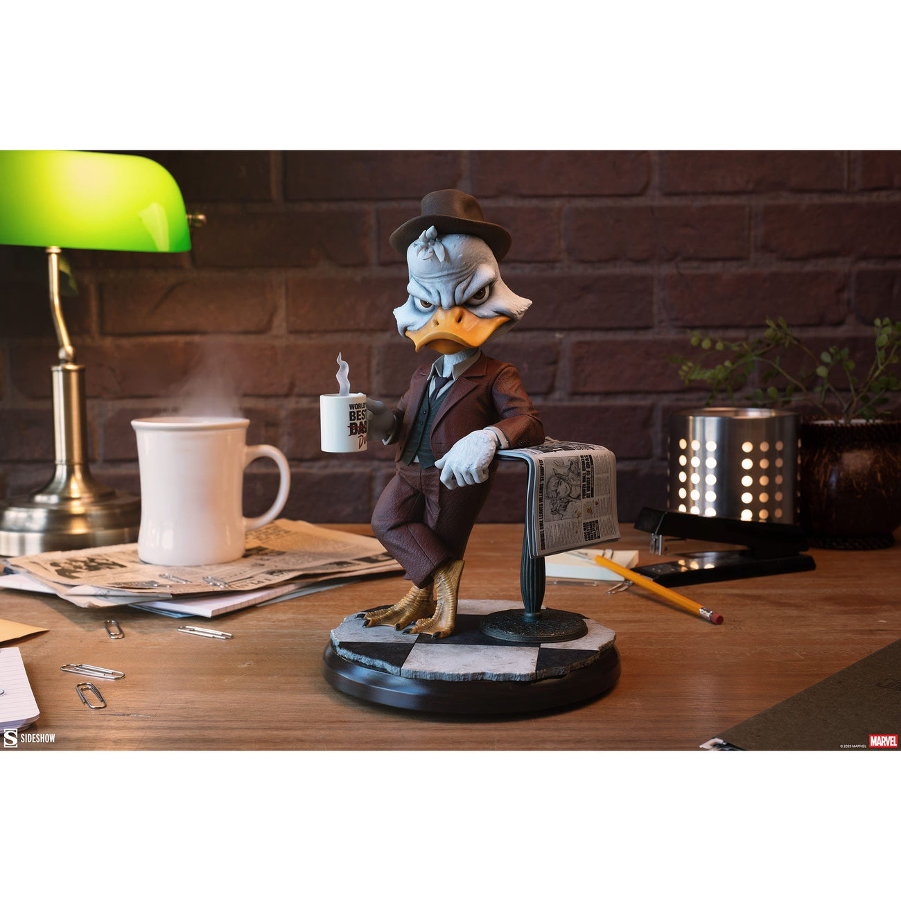 marvel-howard-the-duck-premium-format-statue-28-cm image 2