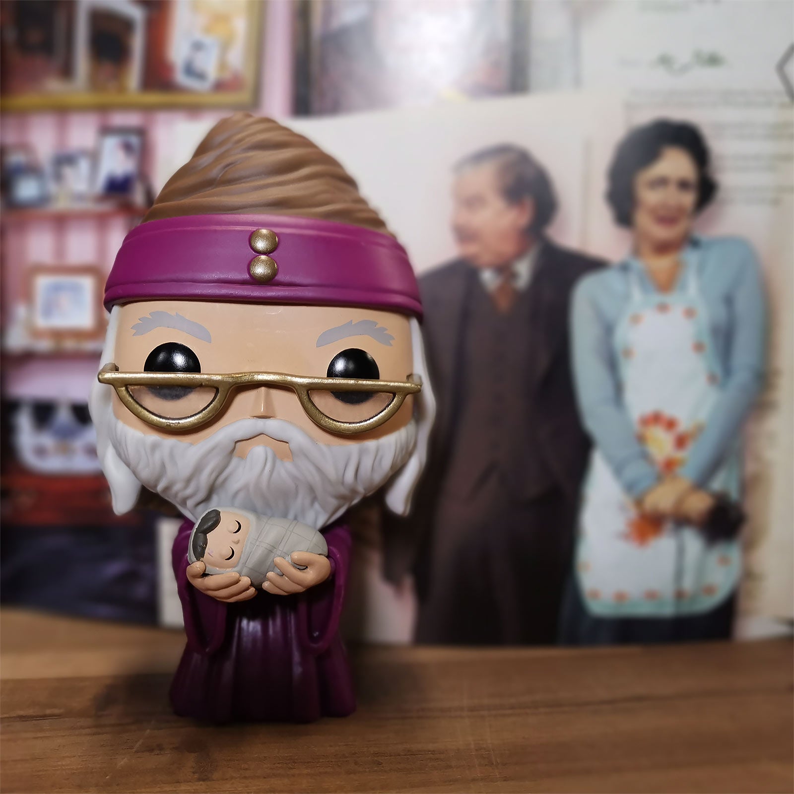 funko-pop-harry-potter-dumbledore-mit-baby-harry-figur-12cm image 3