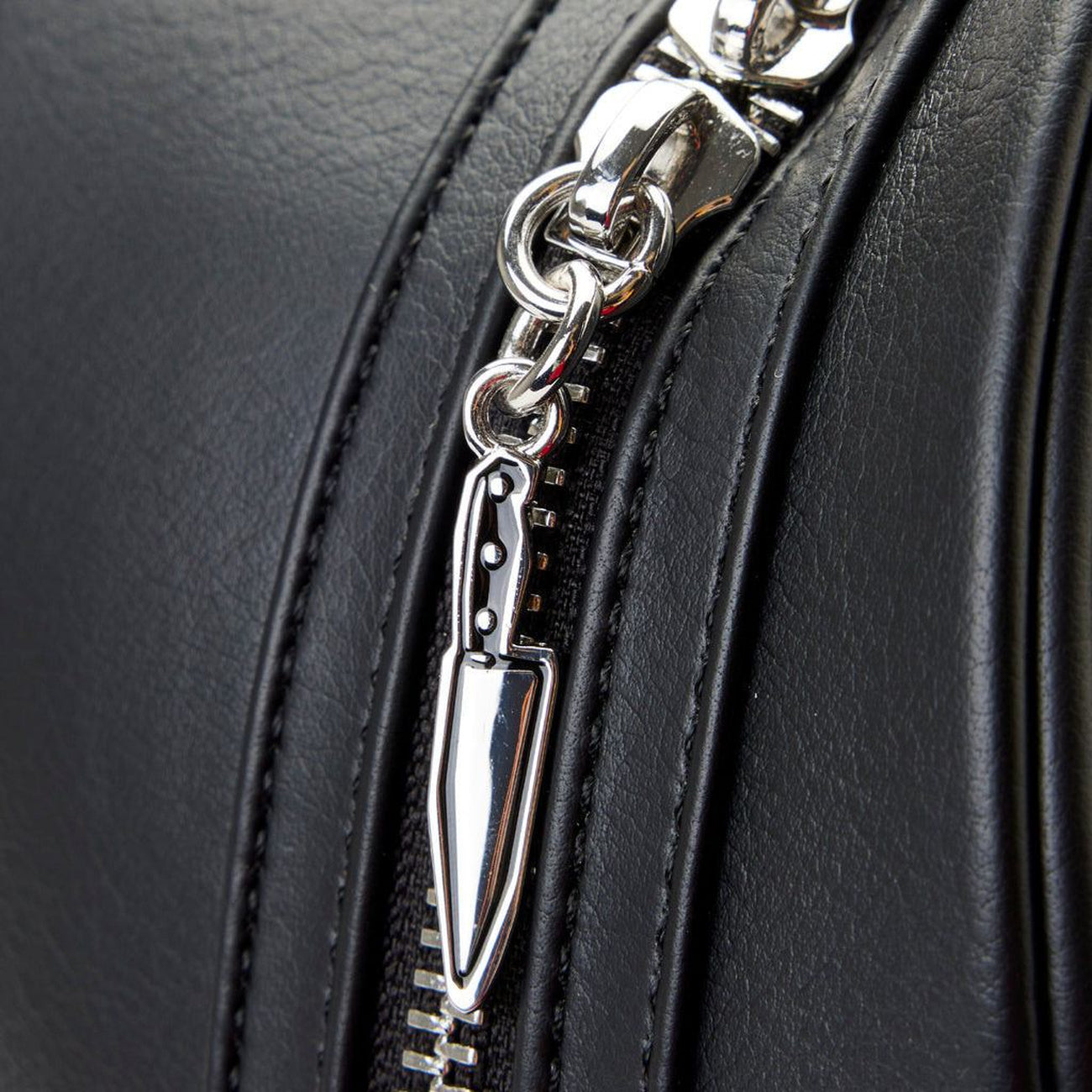 loungefly-chucky-rucksack-bride-of-chucky-tiffany image 5