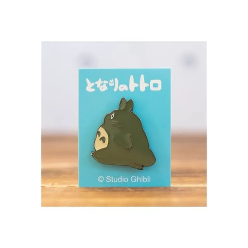 mein-nachbar-totoro-big-totoro-walking-button-anime-anstecker image 1