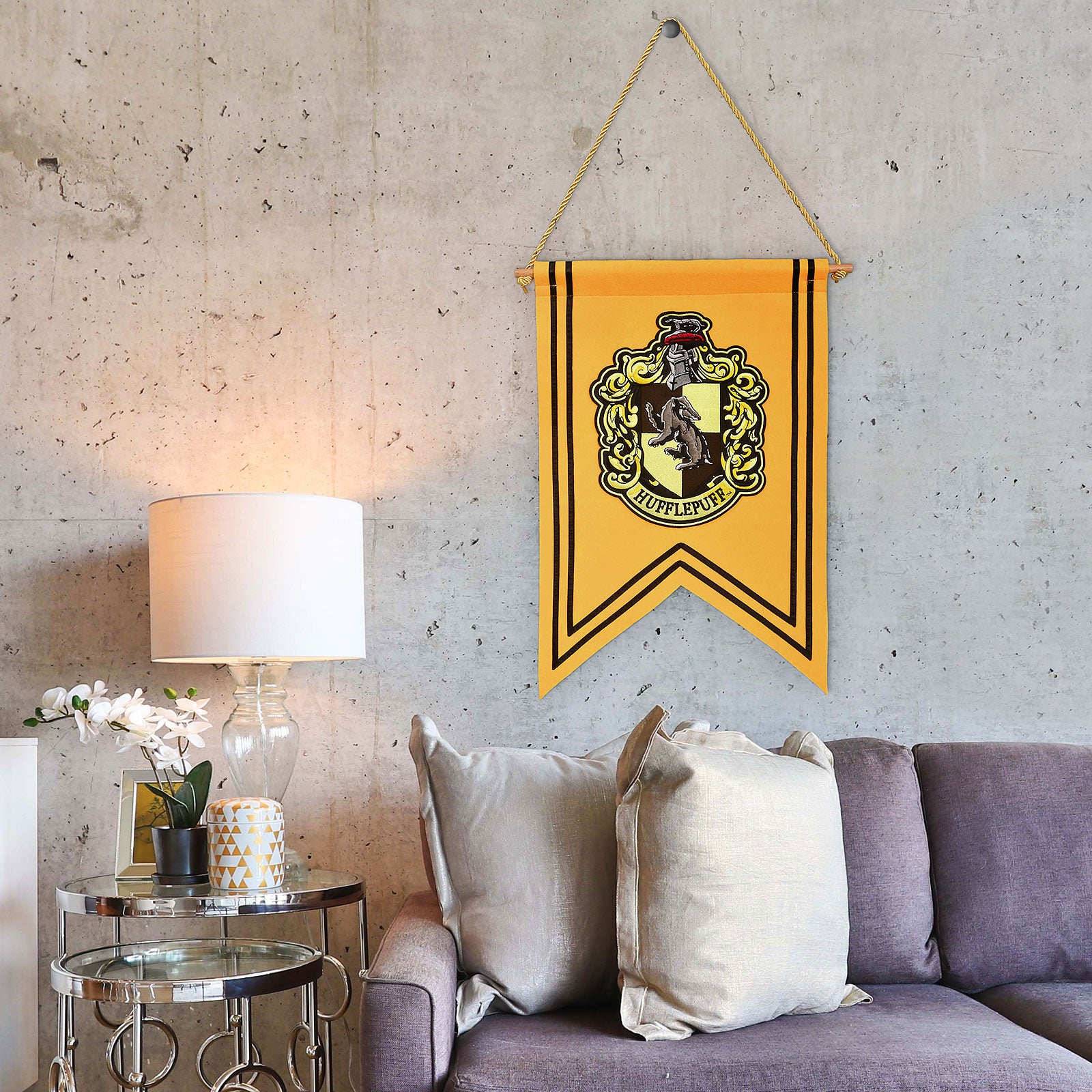 elbenwald-harry-potter-hufflepuff-wappen-banner-filz-36x47-5-cm image 3
