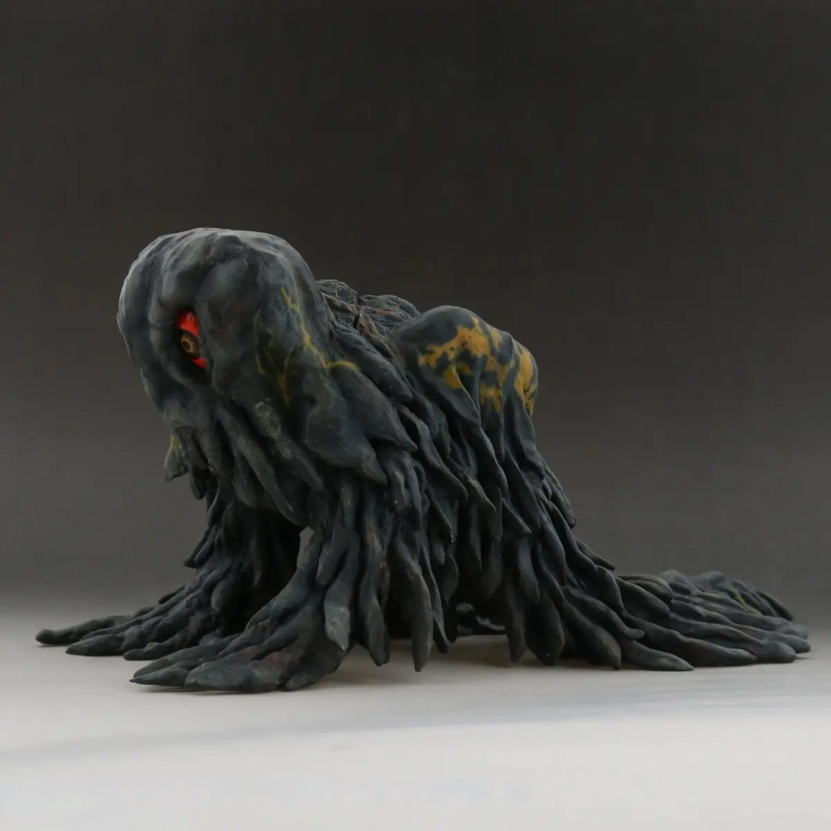 godzilla-giant-monster-series-hedorah-landing-figur-vinyl image 3