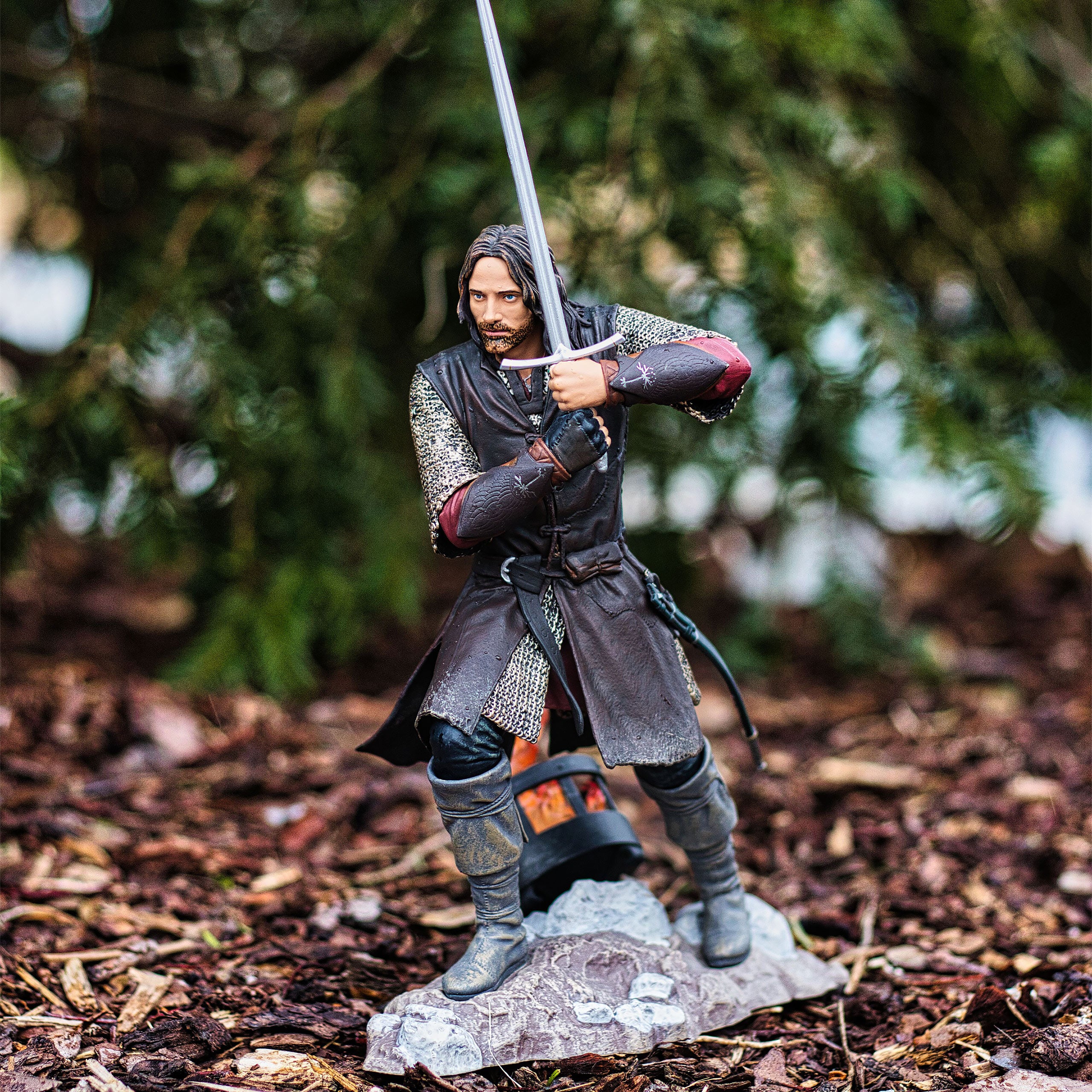 der-herr-der-ringe-aragorn-figur-30-cm-mit-schwert image 1