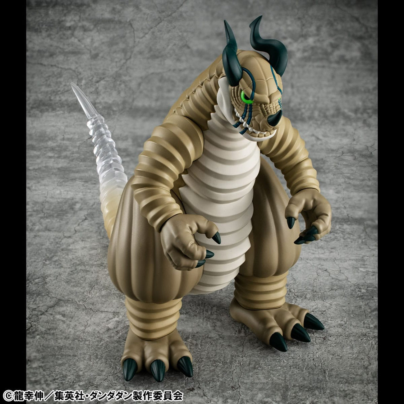 dandadan-occultic-sofubi-vinyl-figur-transparent image 4