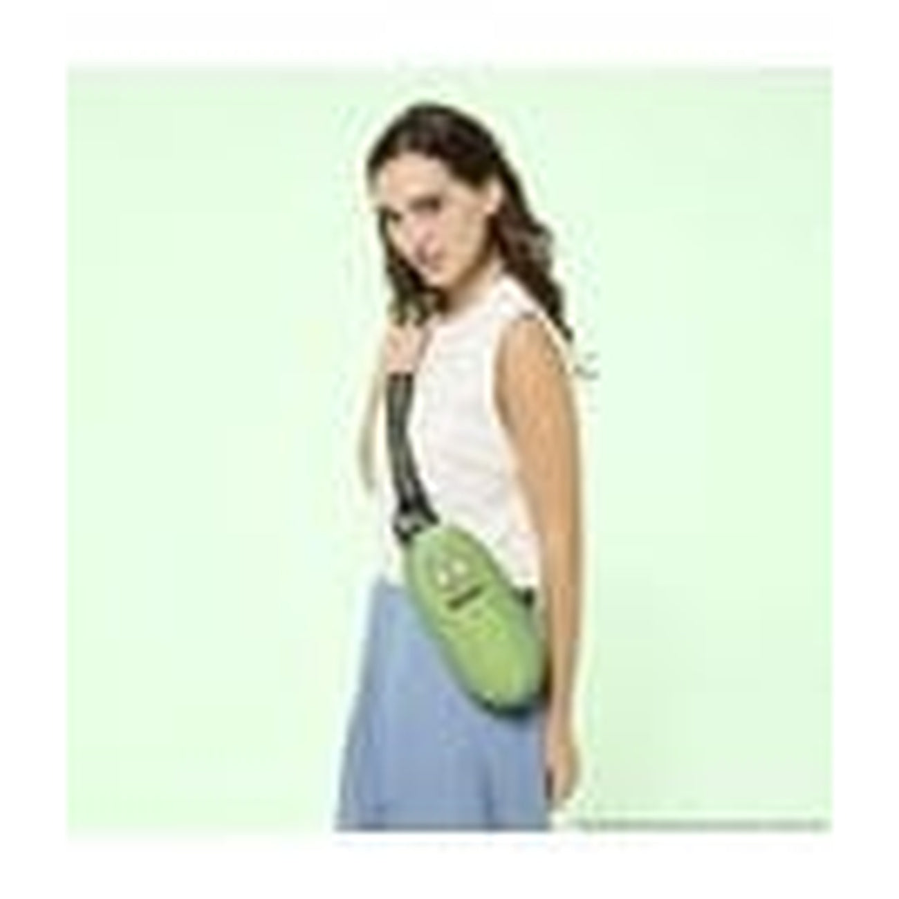 rick-and-morty-loungefly-sling-brusttasche-pickle-rick image 8