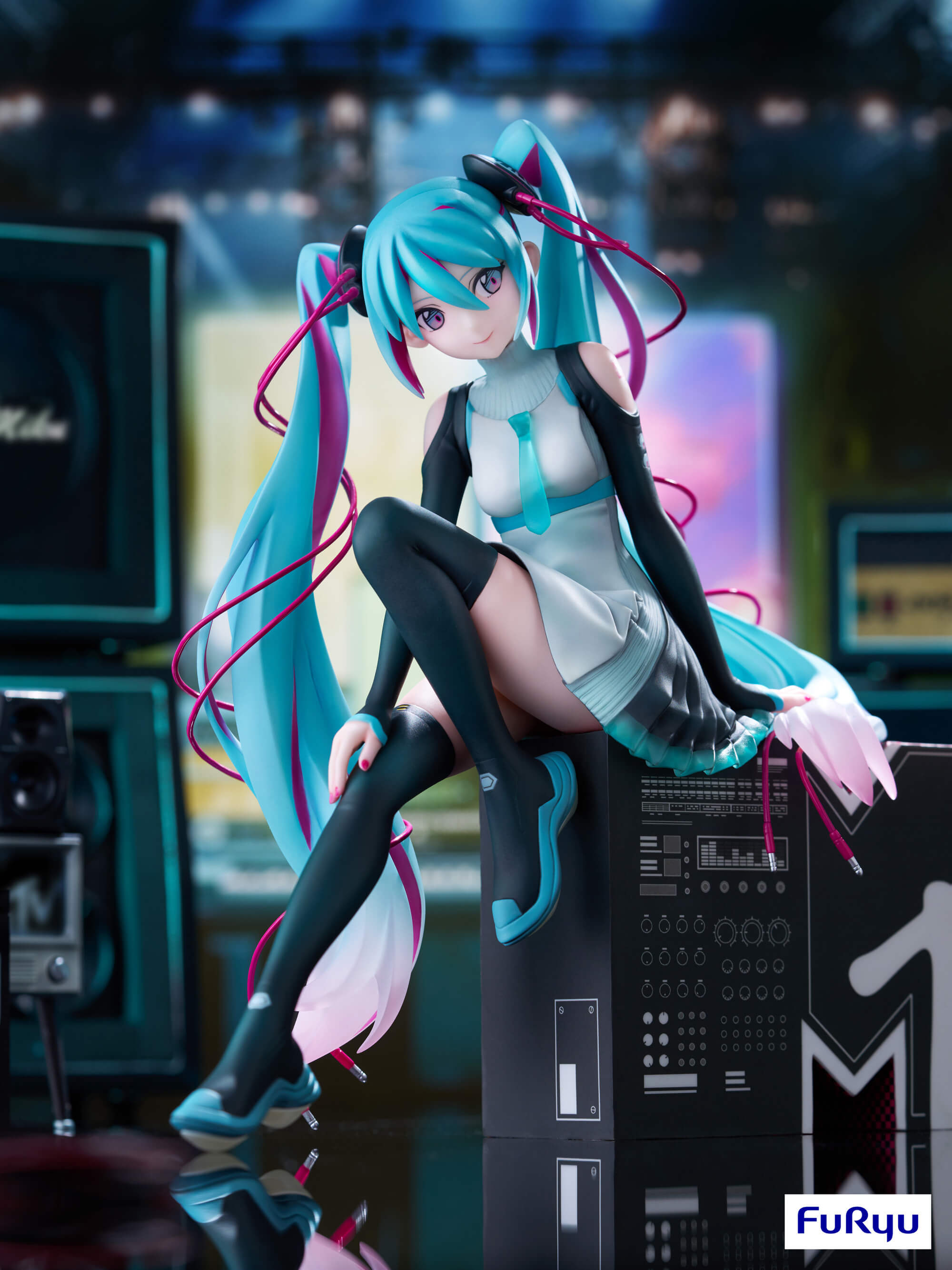 furyu-f-nex-hatsune-miku-x-mtv-1-7-figur image 2
