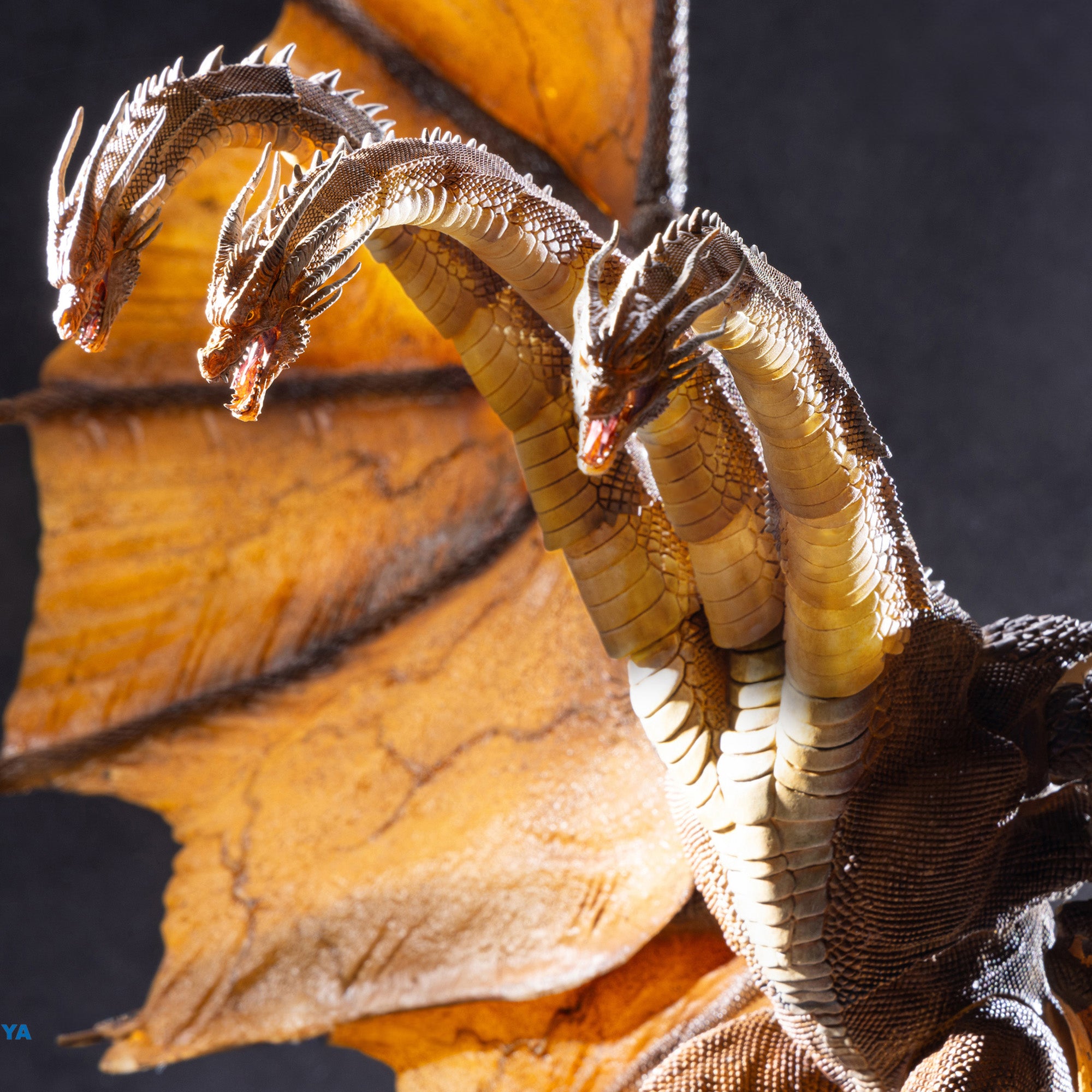 hiya-godzilla-king-ghidorah-2-0-exquisite-basic-figur-34cm image 5