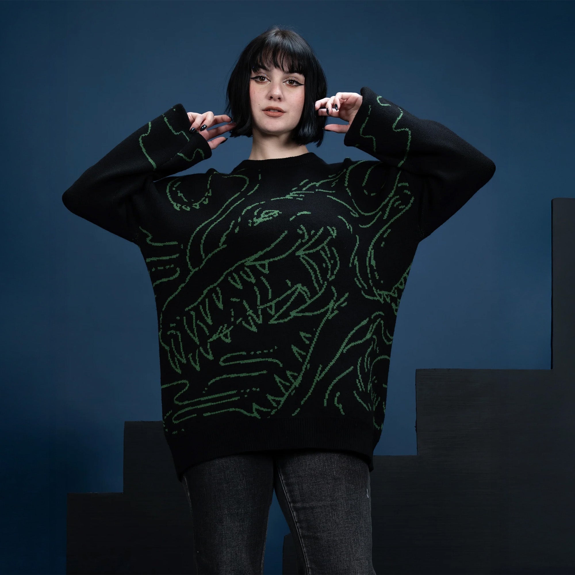 biollante-sweater-pullover-schwarz-steady-hands-godzilla image 7