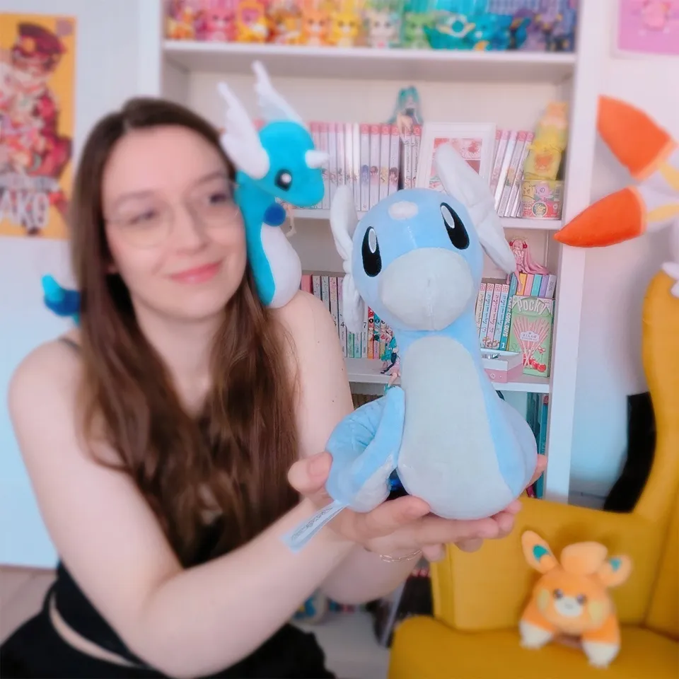 pok-mon-dratini-pl-schfigur-pl-schtier-21-cm-lila-wei image 1