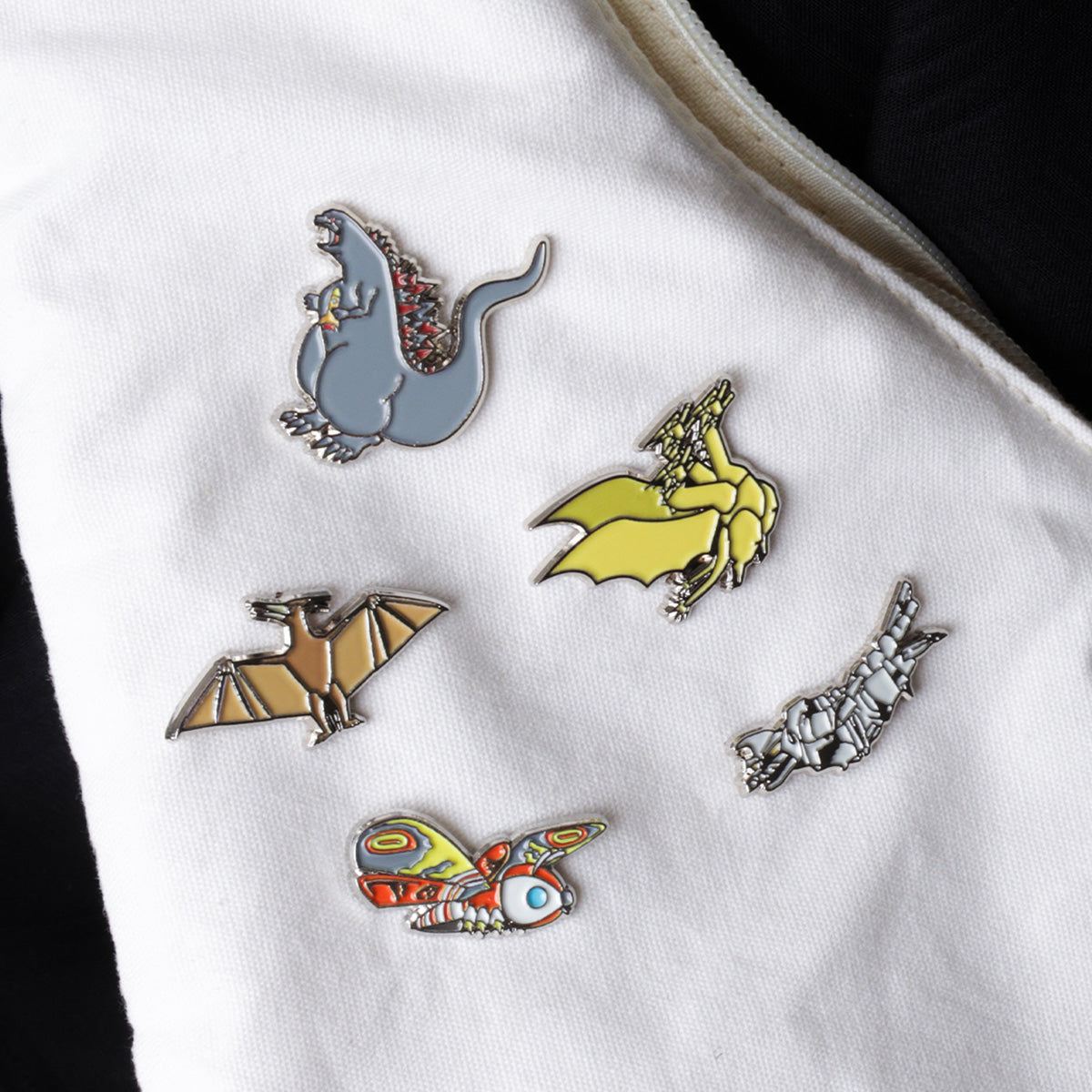 pintrill-godzilla-series-6-emaille-pin-silber-3-3-cm image 4