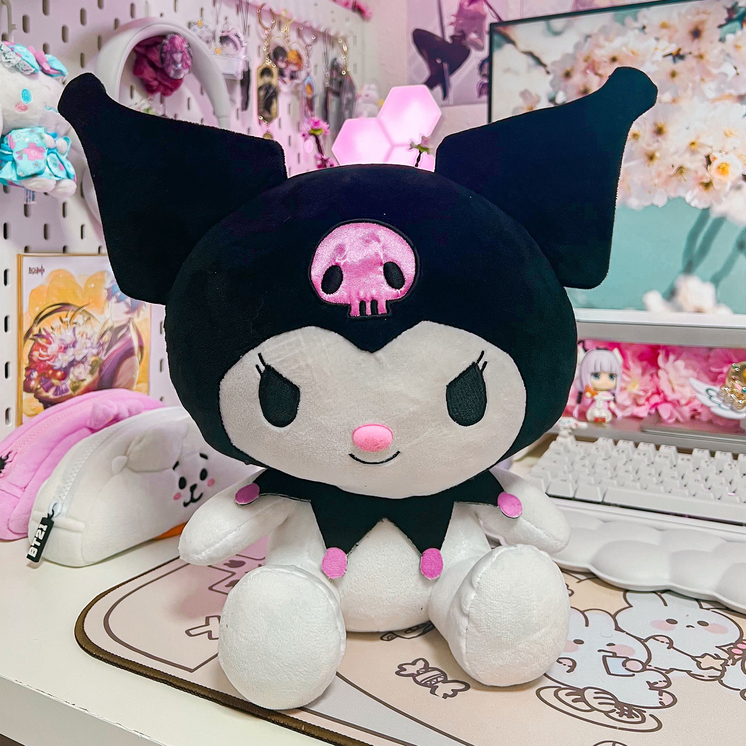 elbenwald-sanrio-kuromi-pl-schfigur-36-cm-hello-kitty image 4