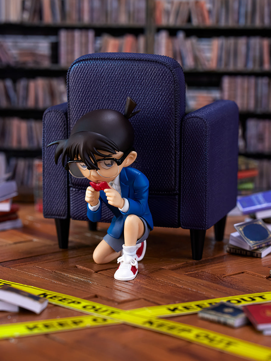 furyu-tenitol-edogawa-conan-figur-detektiv-conan-sofa image 1