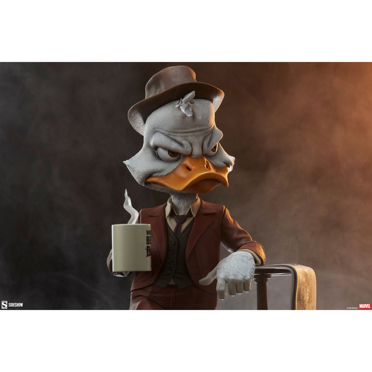 marvel-howard-the-duck-premium-format-statue-28-cm image 4