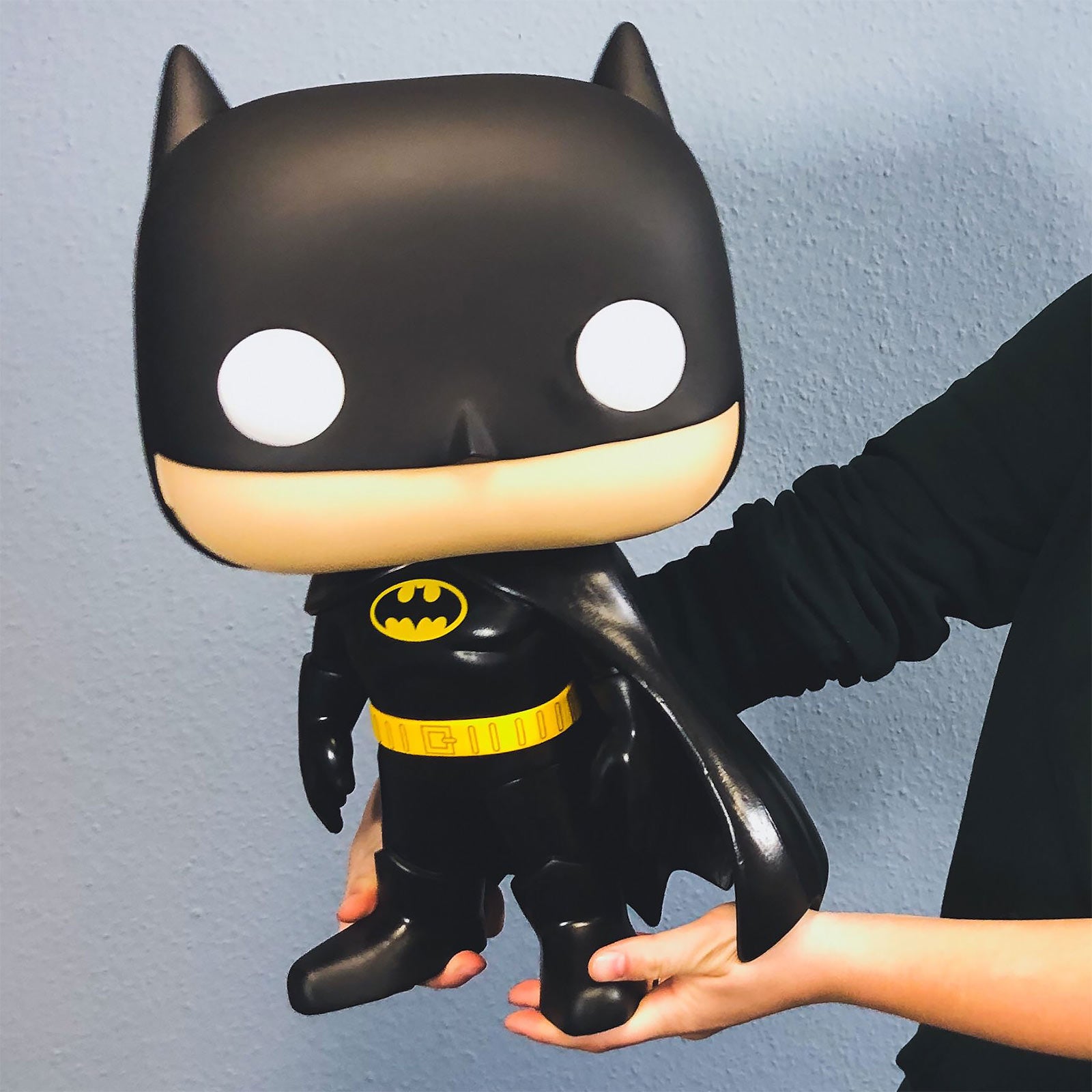 funko-batman-super-sized-pop-figur-46-cm-sammlerbox image 5