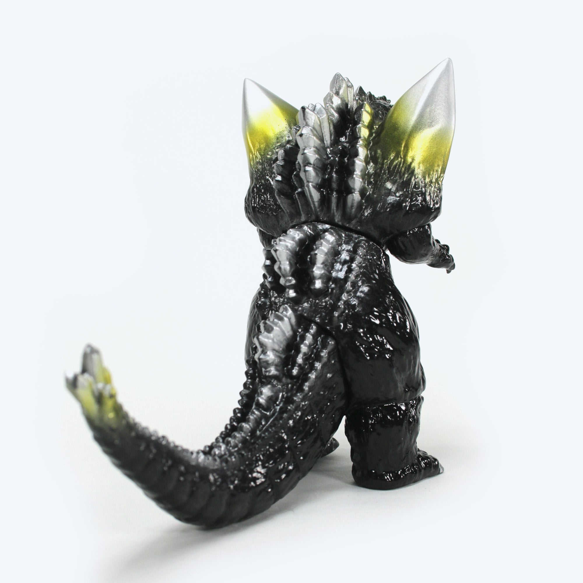 godzilla-ccp-mid-size-spacegodzilla-black-vinyl-figur image 3