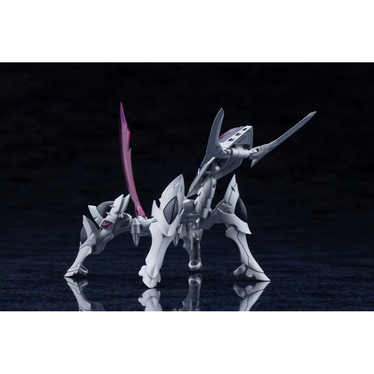elbenwald-arcanadea-xenoalma-legiant-plastic-model-kit-8cm image 1