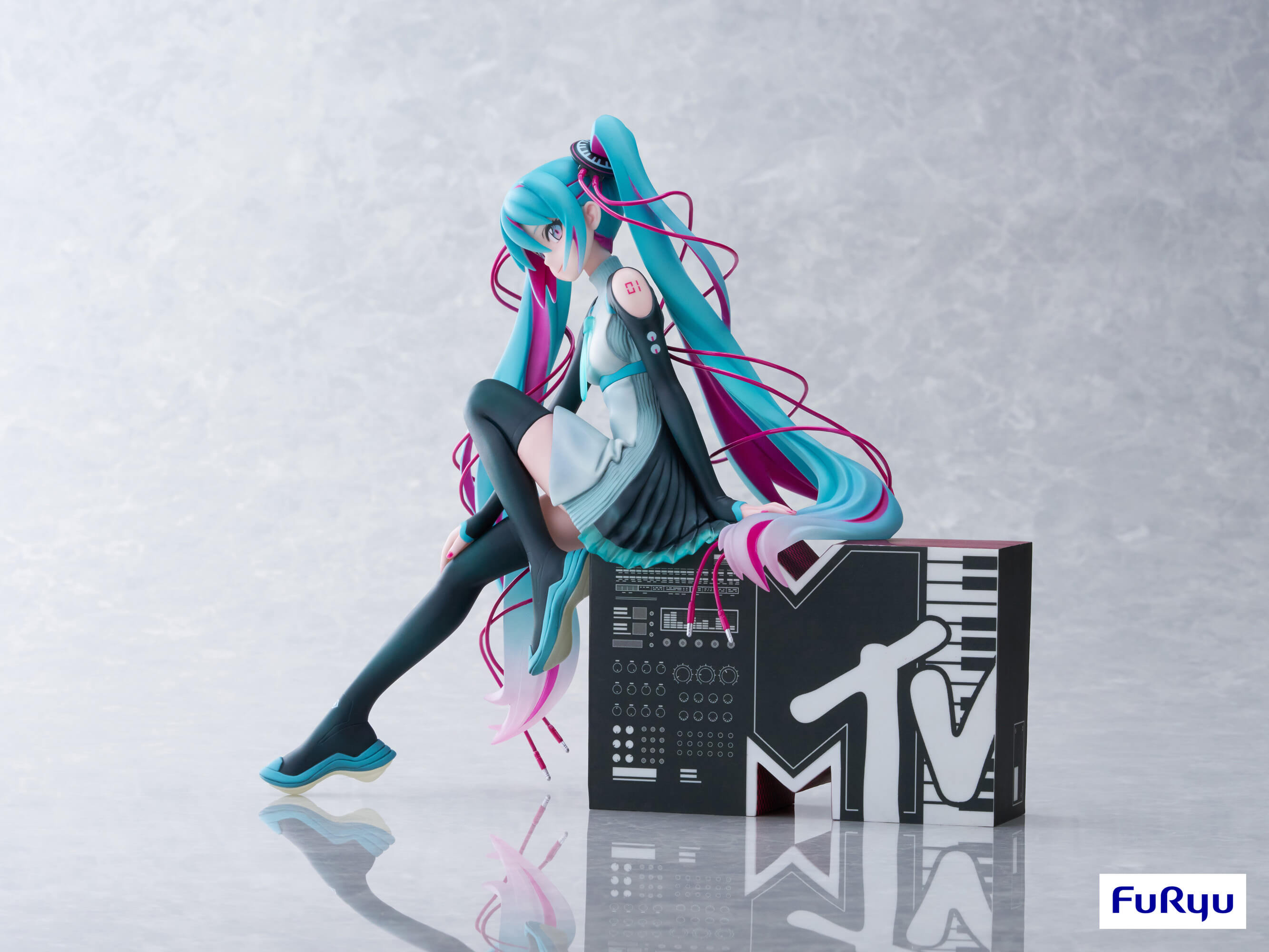 furyu-f-nex-hatsune-miku-x-mtv-1-7-figur image 5