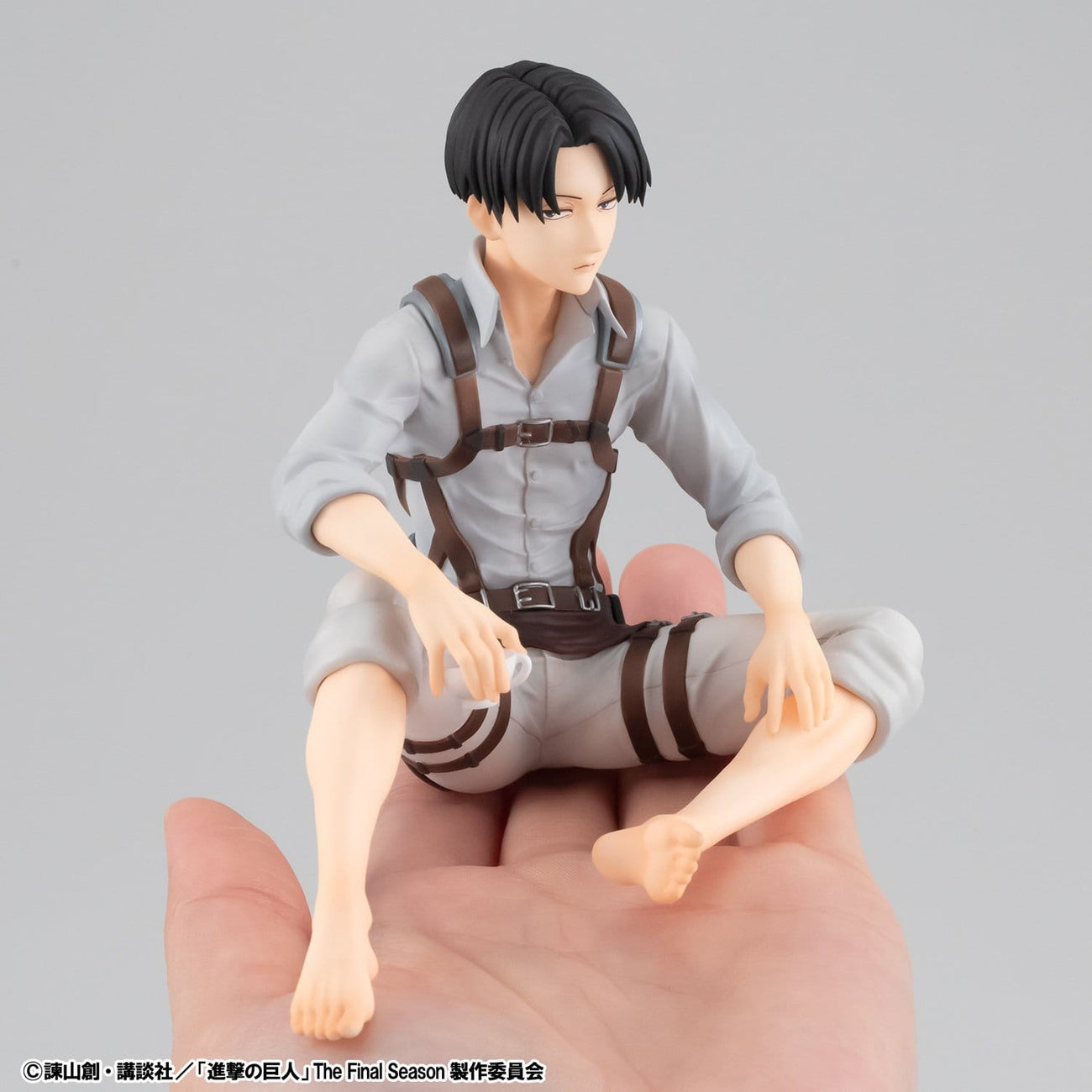 attack-on-titan-squad-captain-levi-palm-size-figur-pvc image 2