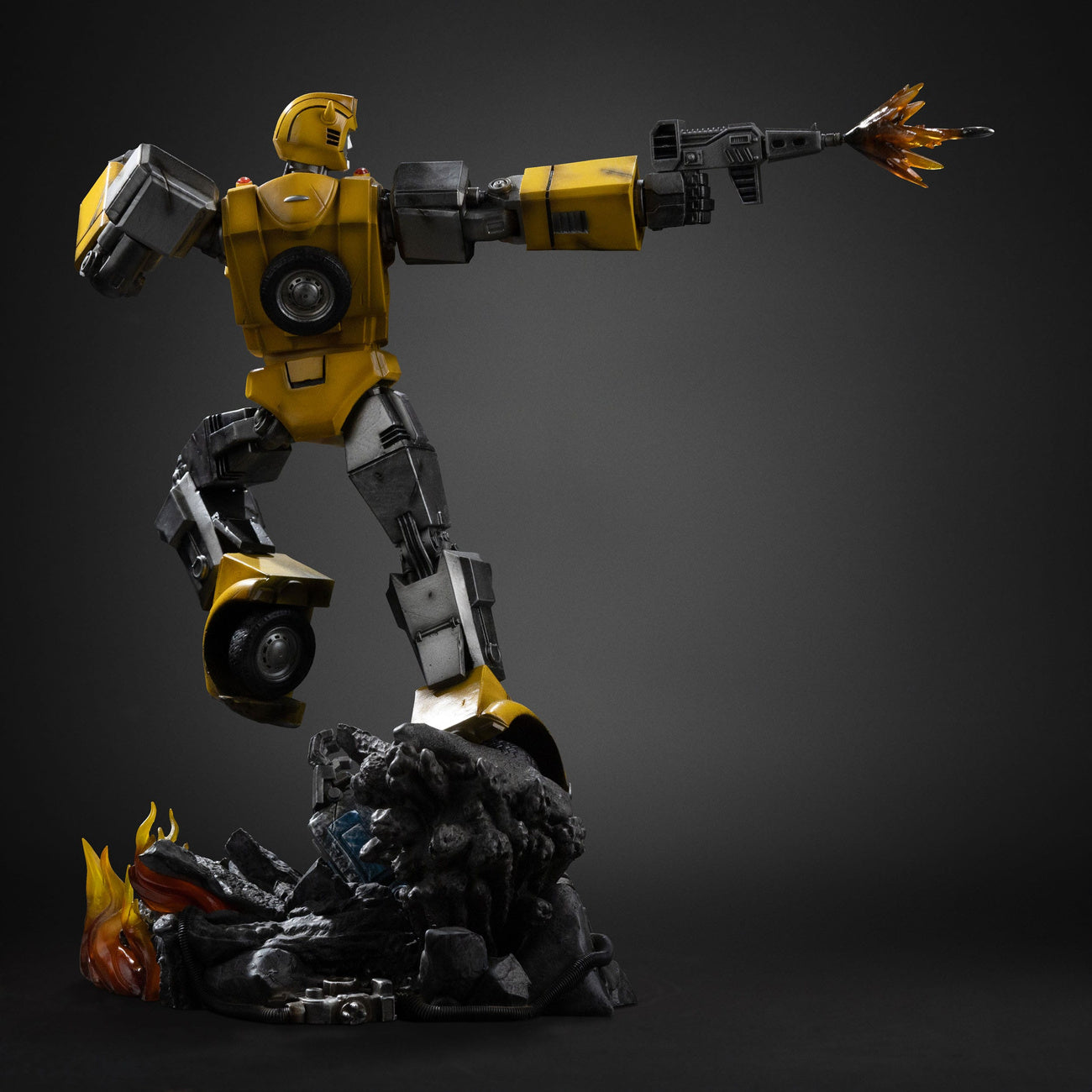 transformers-demi-art-scale-bumblebee-statue-30-cm-1-20 image 4