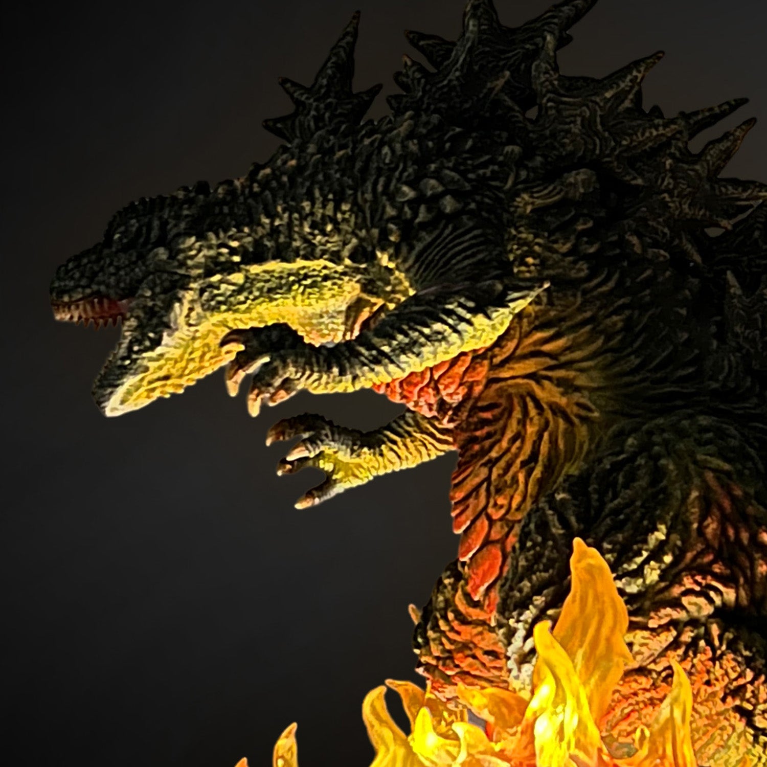 godzilla-minus-one-first-form-odo-island-nightmare-statue-feuereffekt image 8