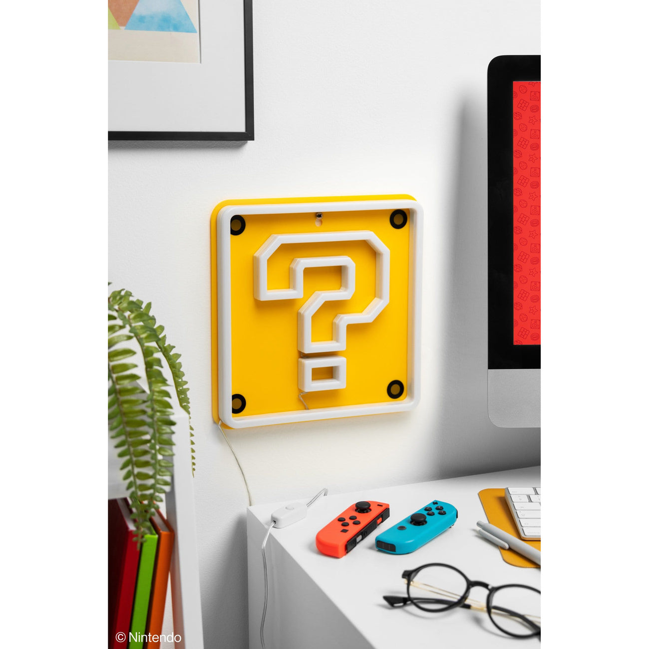 super-mario-question-block-led-neon-wandleuchte-24x24-cm-gelb image 1