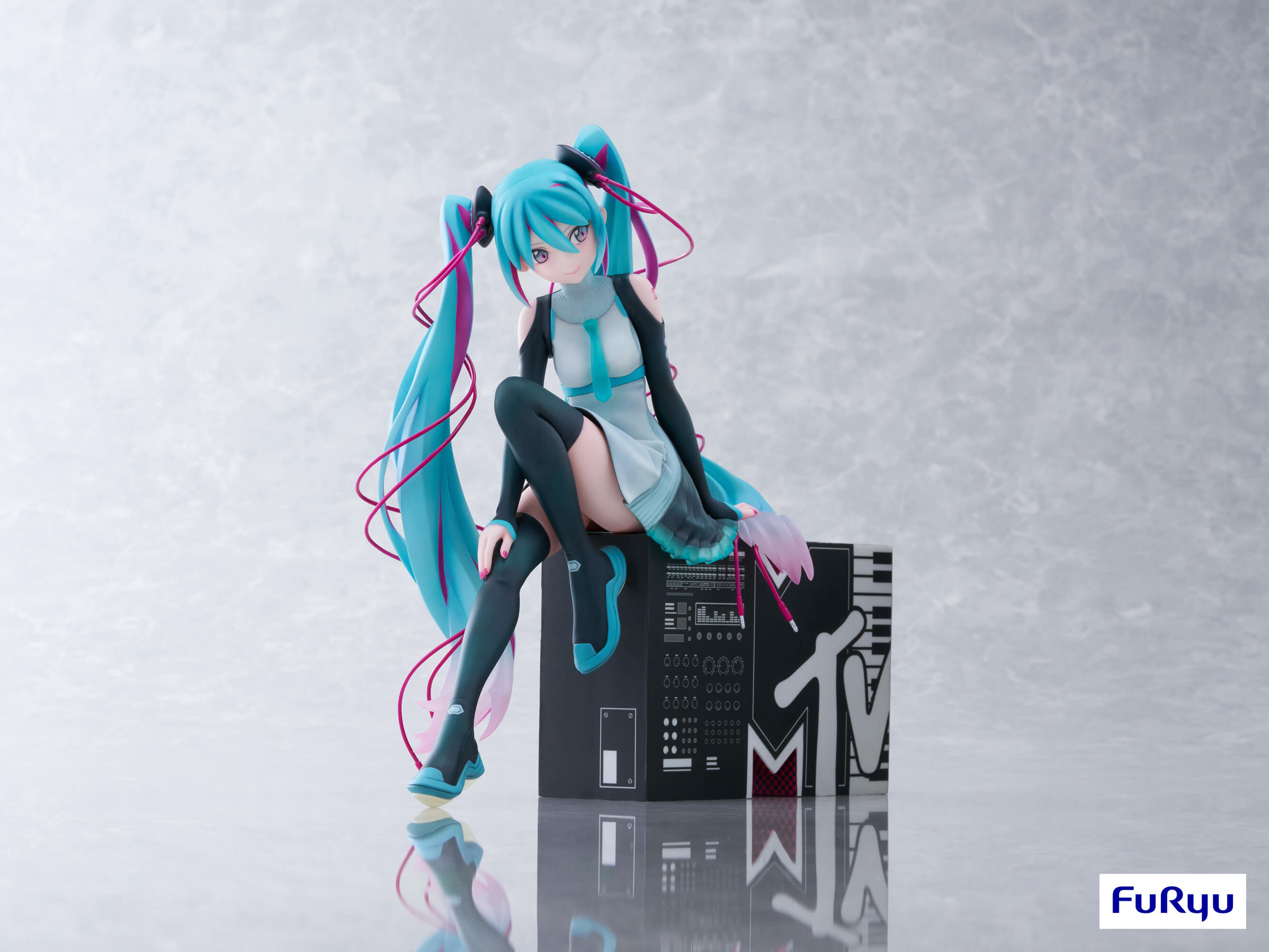 furyu-f-nex-hatsune-miku-x-mtv-1-7-figur image 6