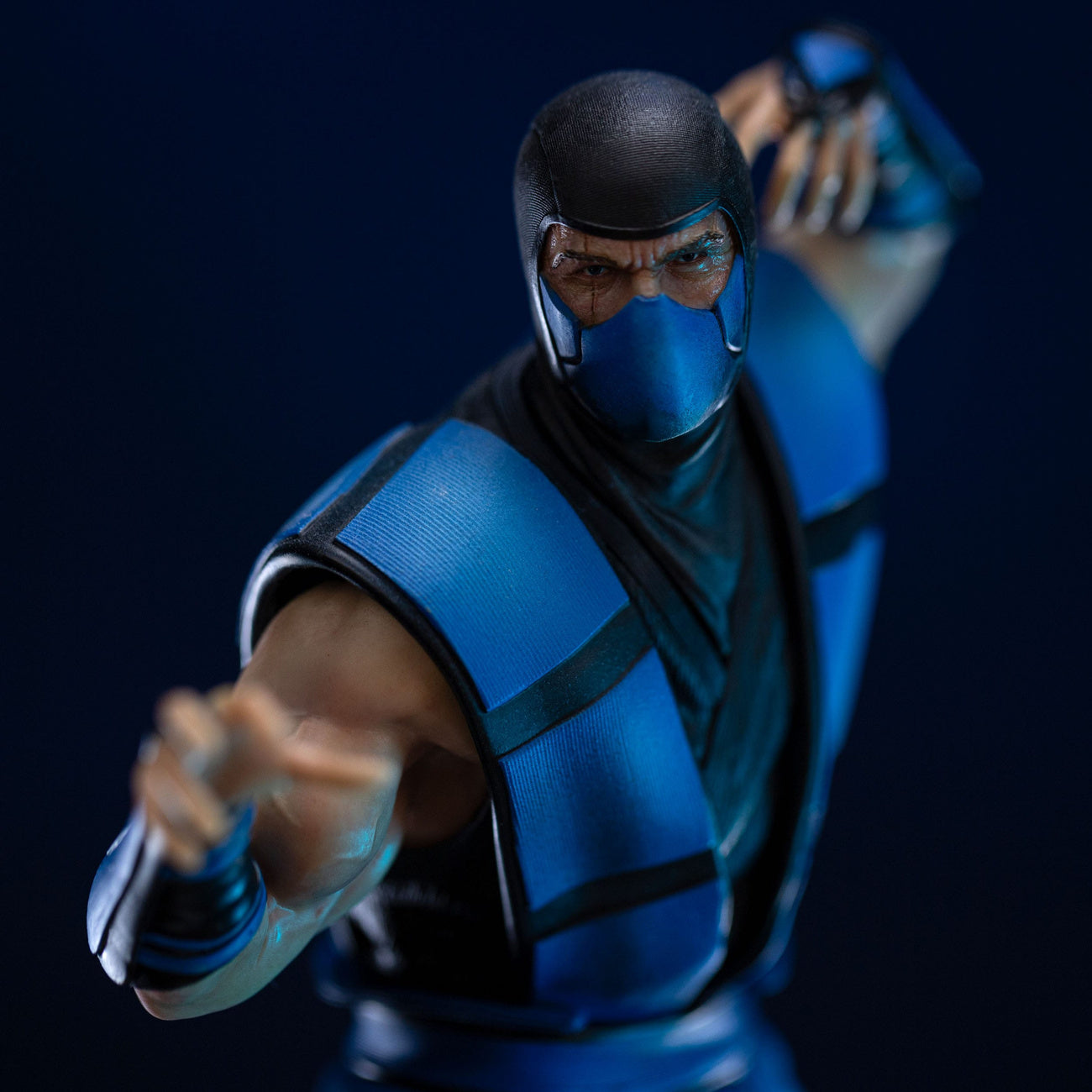 mortal-kombat-sub-zero-art-scale-statue-1-10-resin image 4
