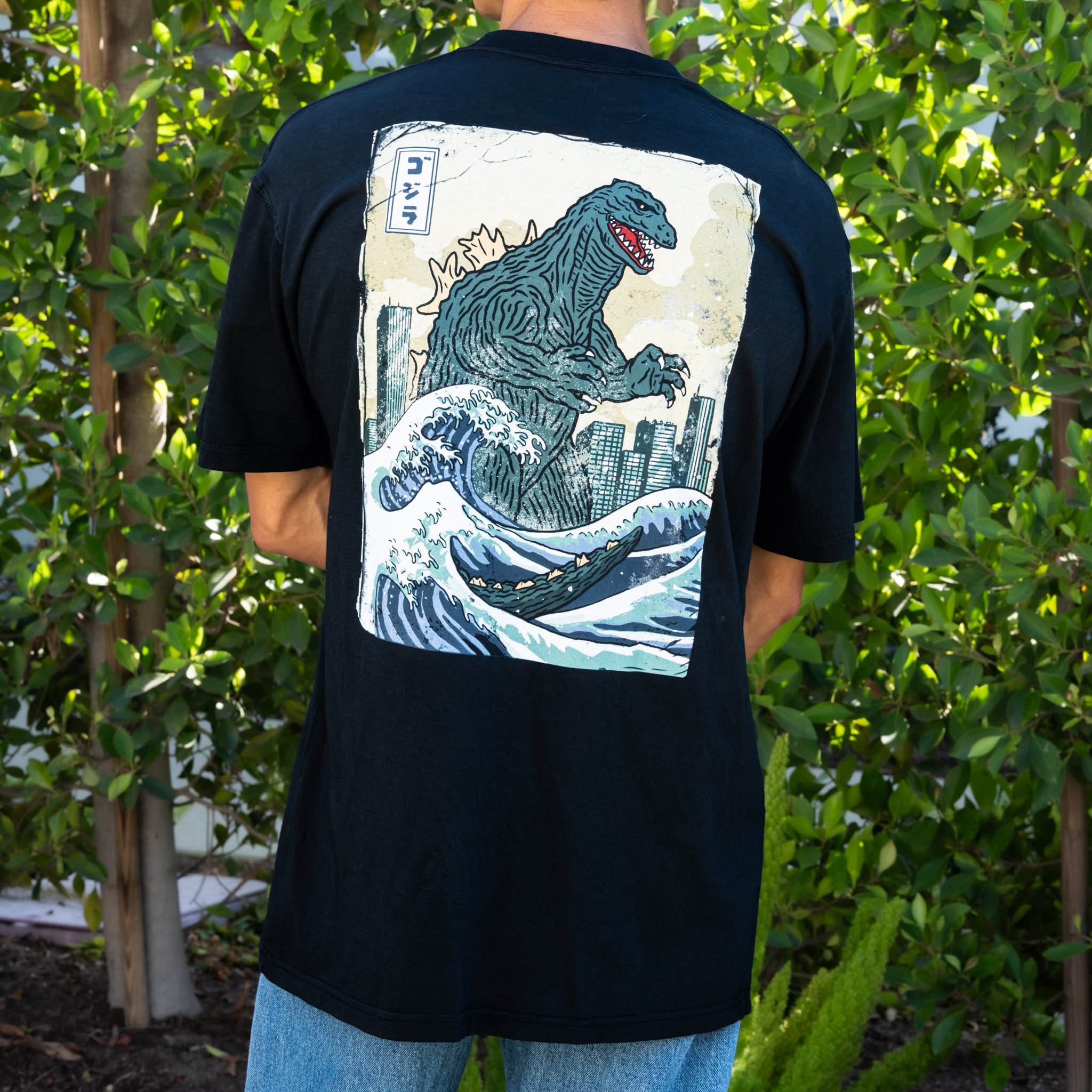 godzilla-wave-t-shirt-schwarz-baumwolle-backprint-gr-s-2xl image 2