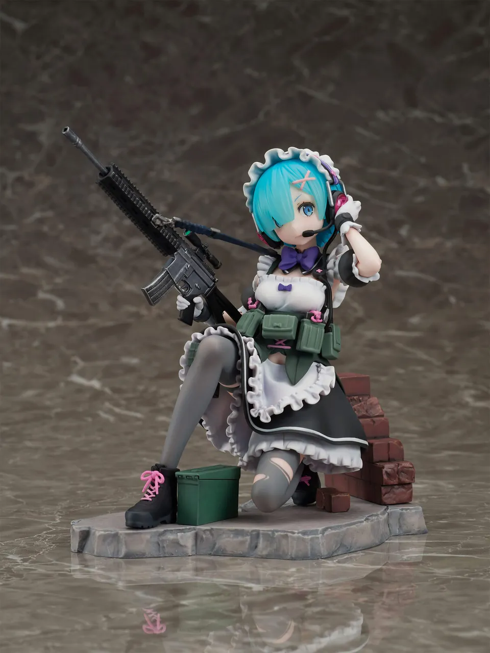 furyu-f-nex-rem-military-1-7-figur-maid-re-zero image 1