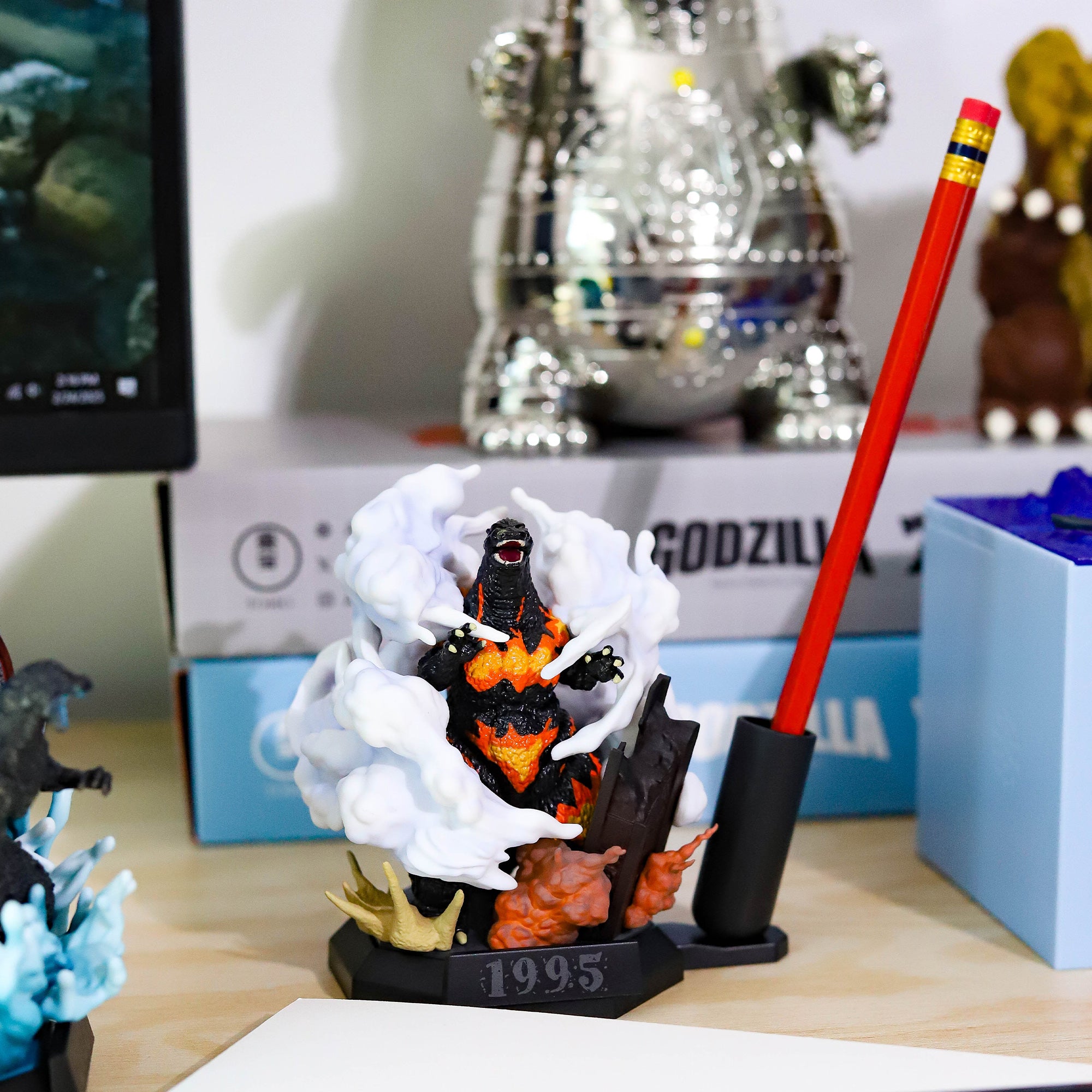godzilla-1995-desktop-monster-pen-stand-stifthalter image 6