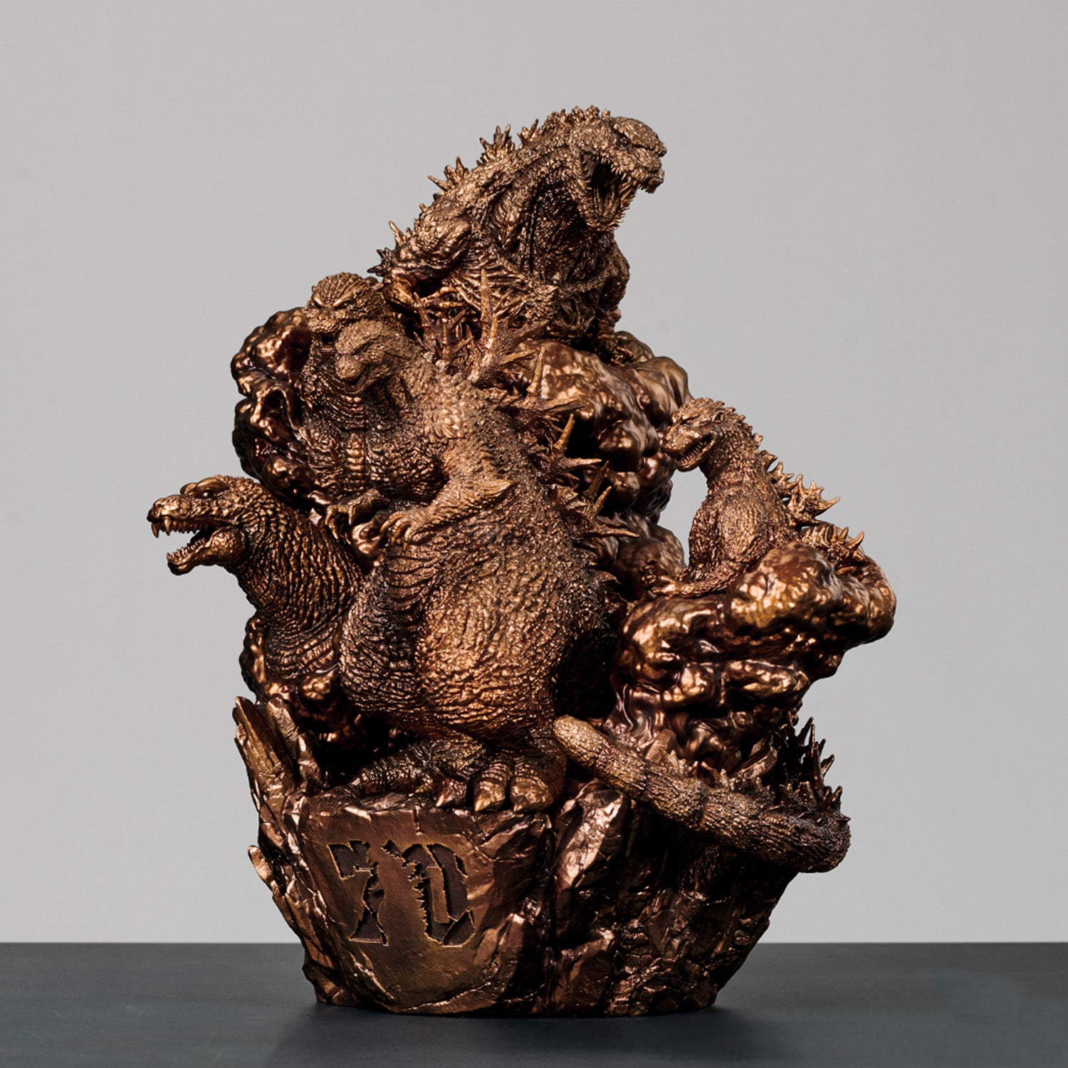 godzilla-five-legacies-bronze-statue-40-cm-250-st-ck image 2