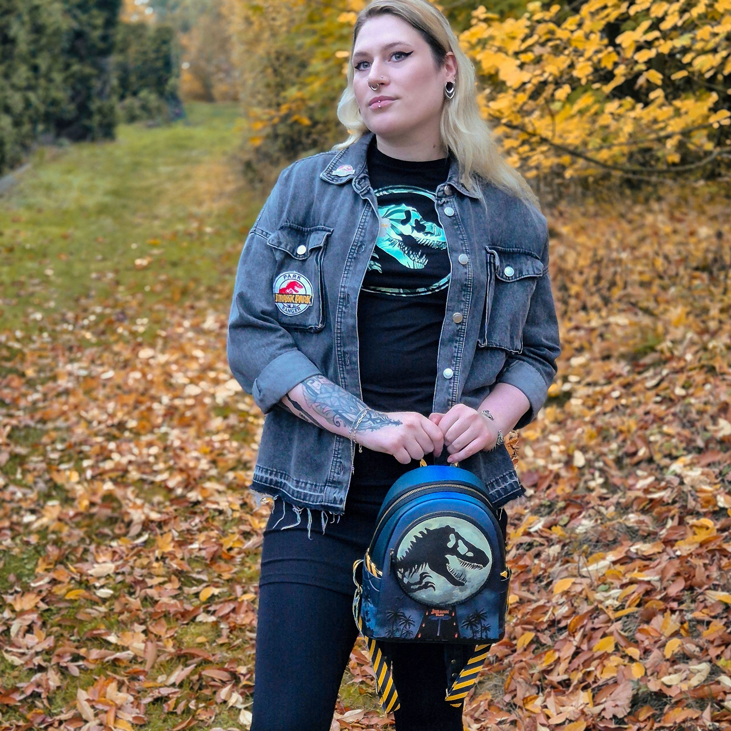 elbenwald-jurassic-park-30th-mini-rucksack-glow-in-the-dark image 5