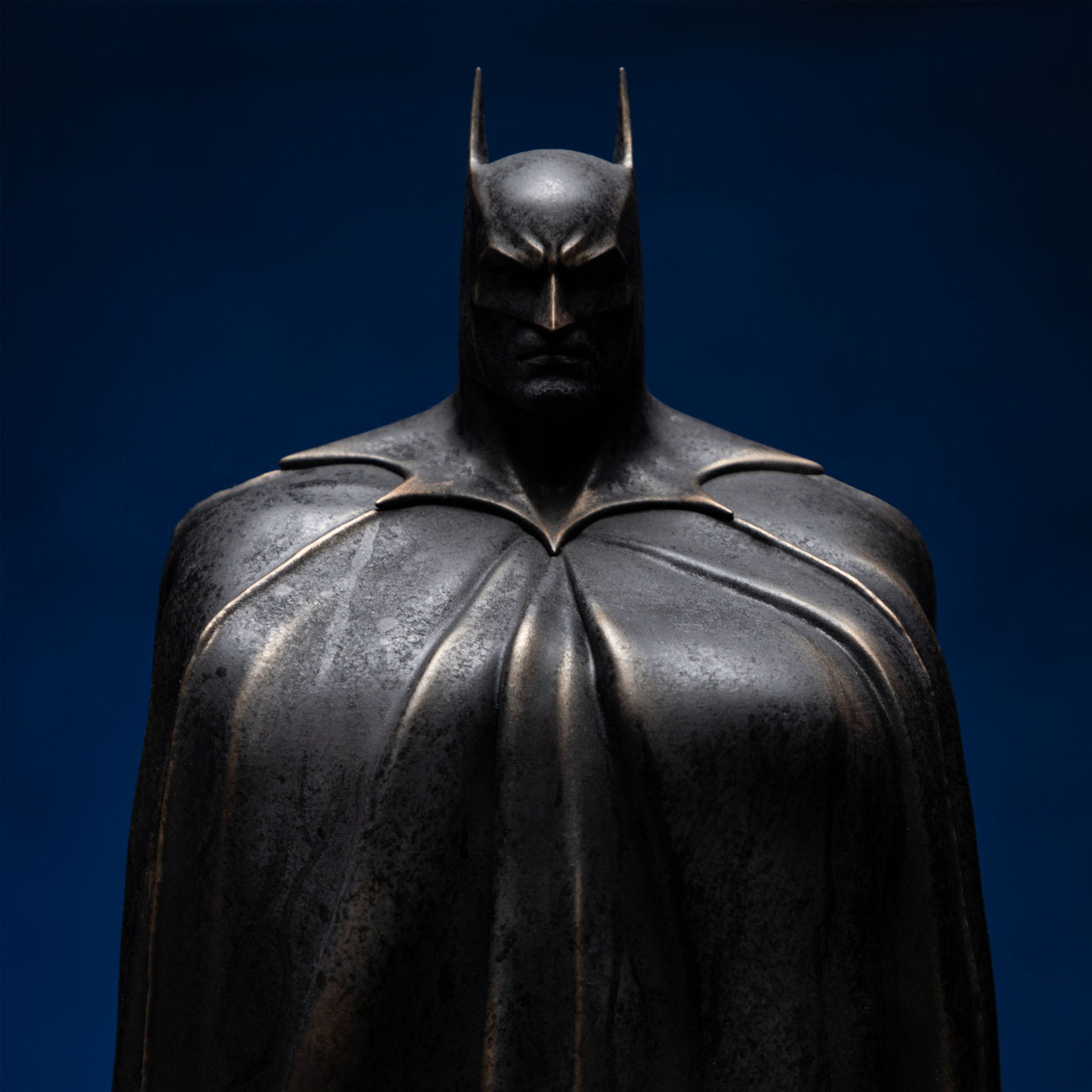 dc-comics-batman-and-bruce-wayne-statue-1-4-polystone image 8