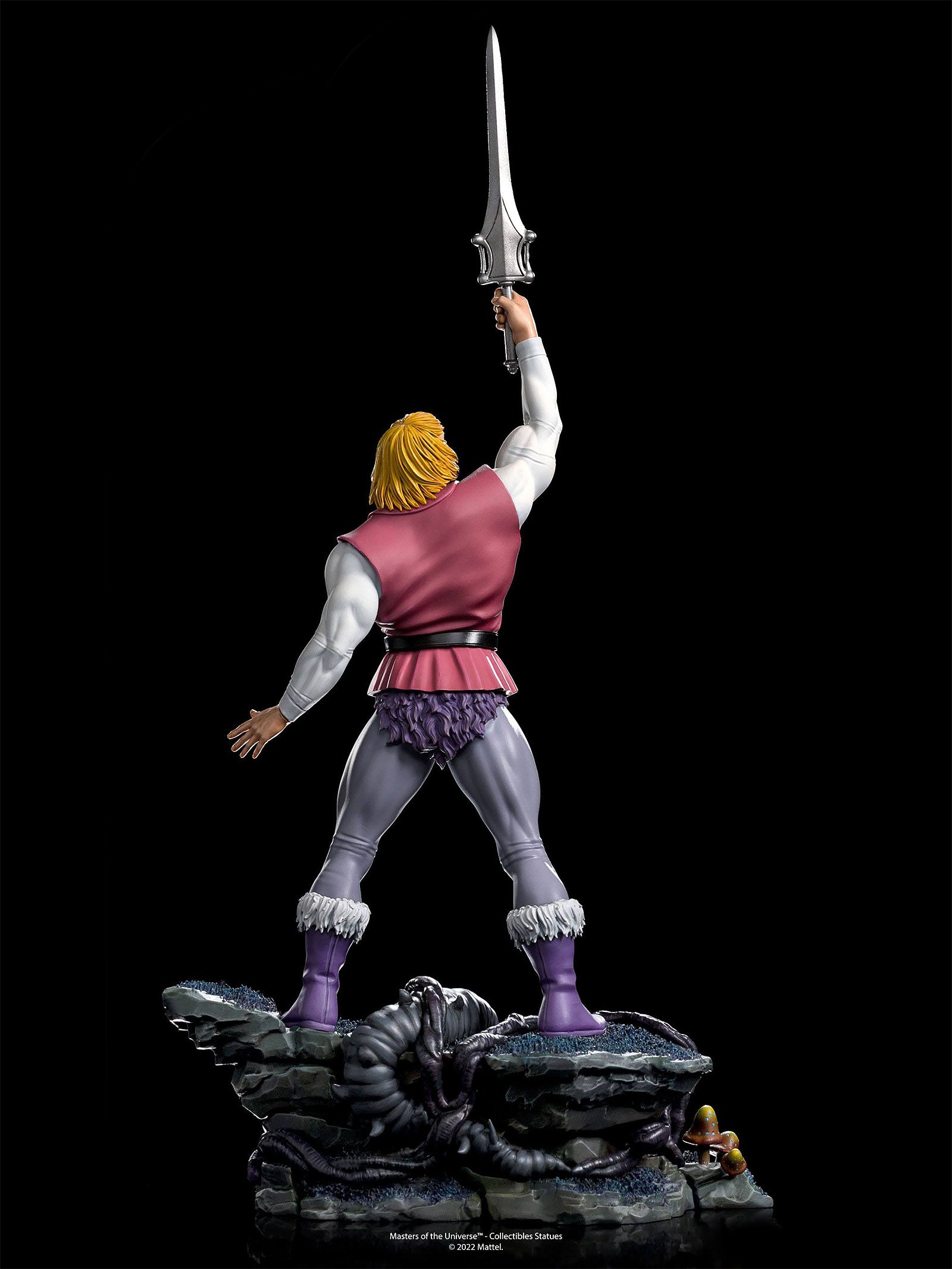 iron-studios-motu-prince-adam-art-scale-statue-1-10-deluxe image 3