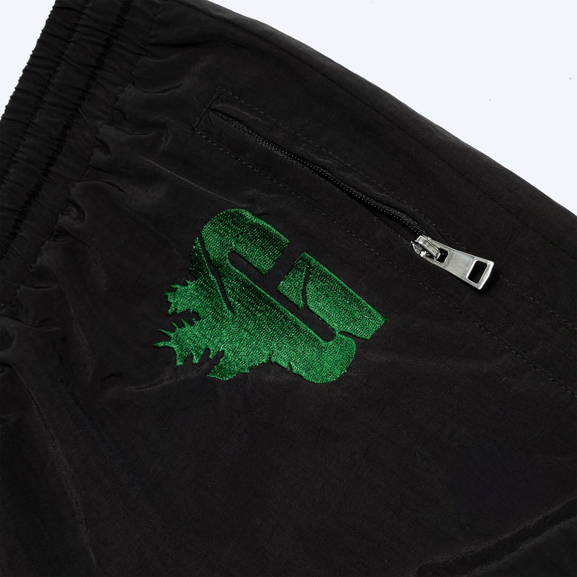godzilla-essential-track-short-gr-n-schwarz-mit-kanji-logo image 3