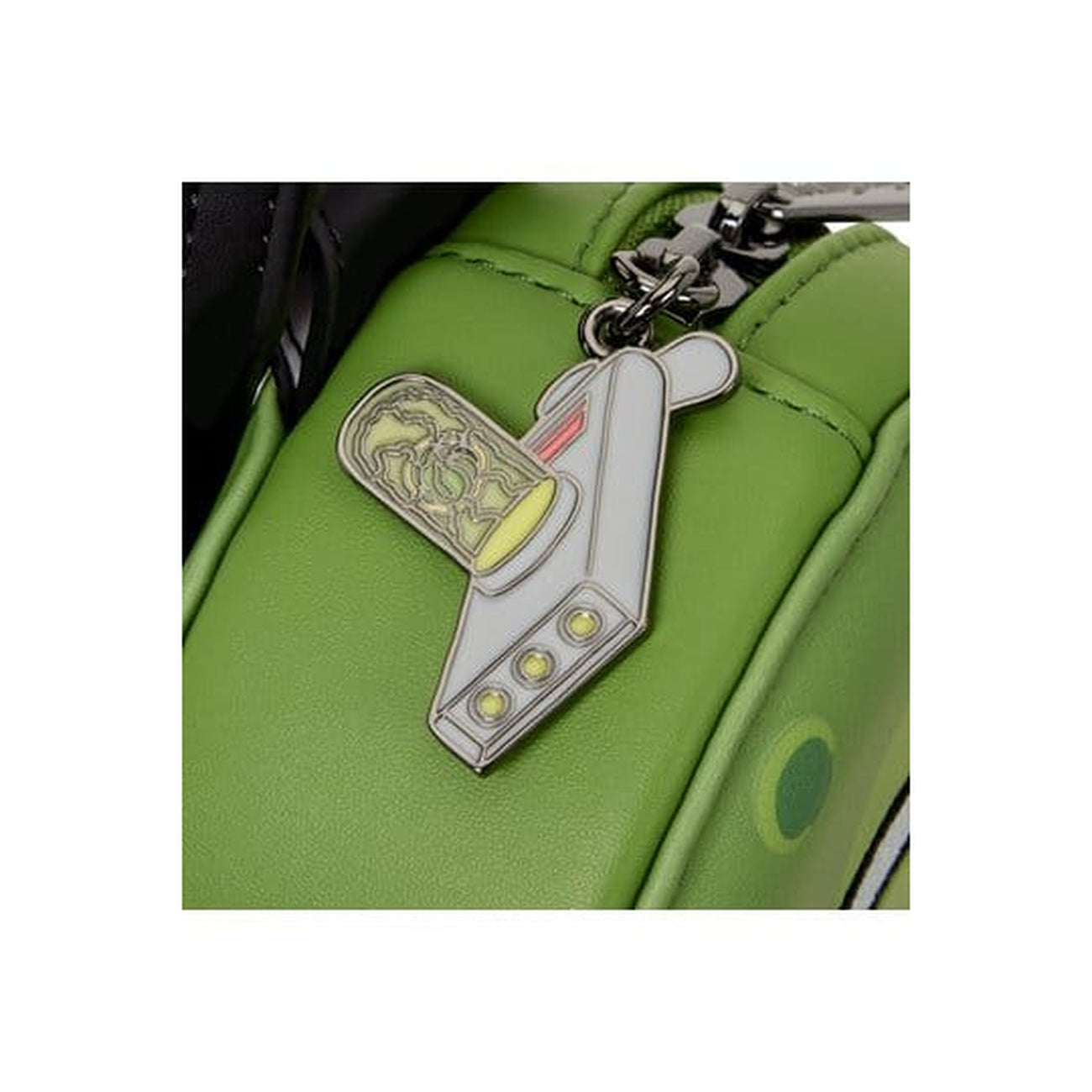 rick-and-morty-loungefly-sling-brusttasche-pickle-rick image 6