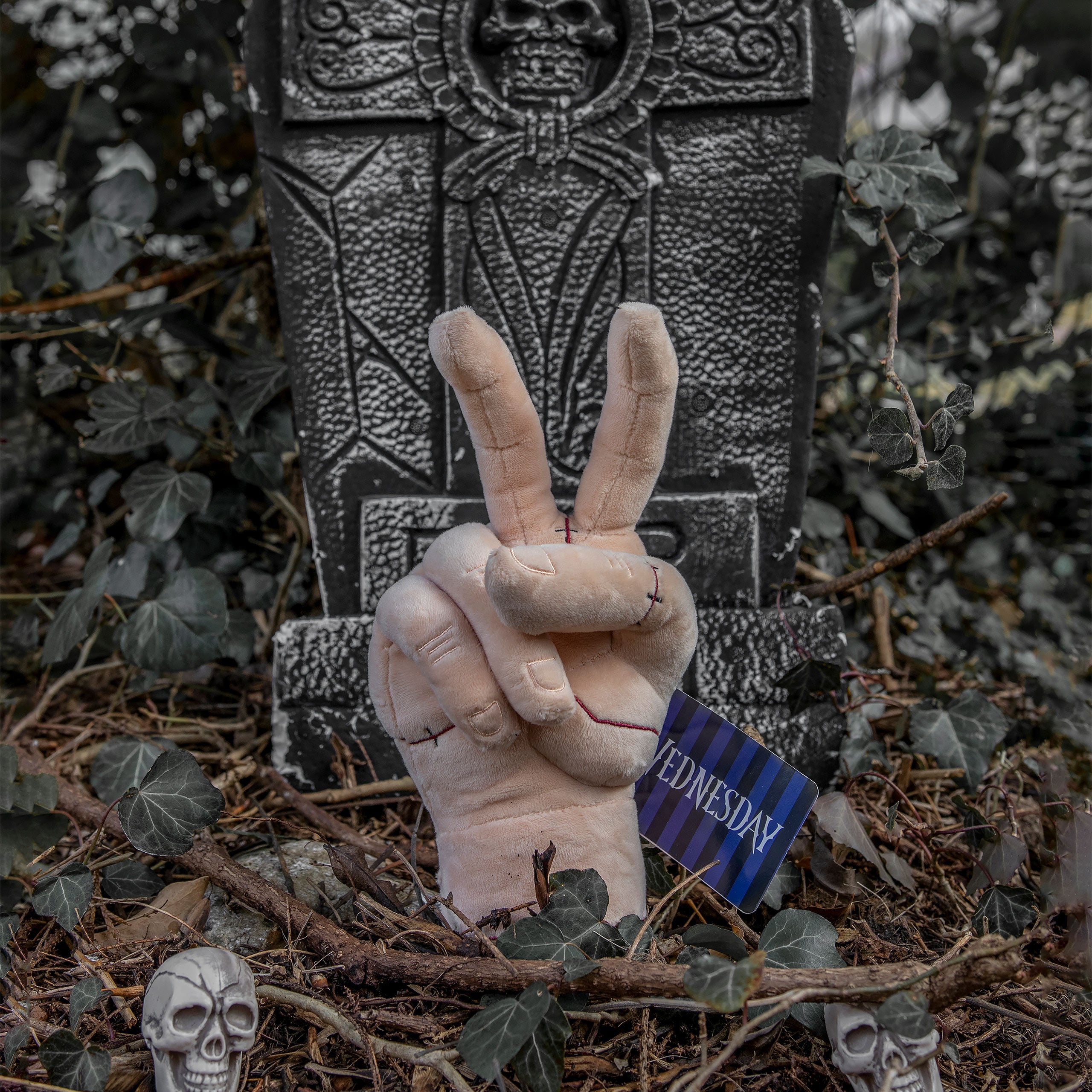 elbenwald-wednesday-h-ndchen-mystery-pl-schfigur-1-von-3 image 3