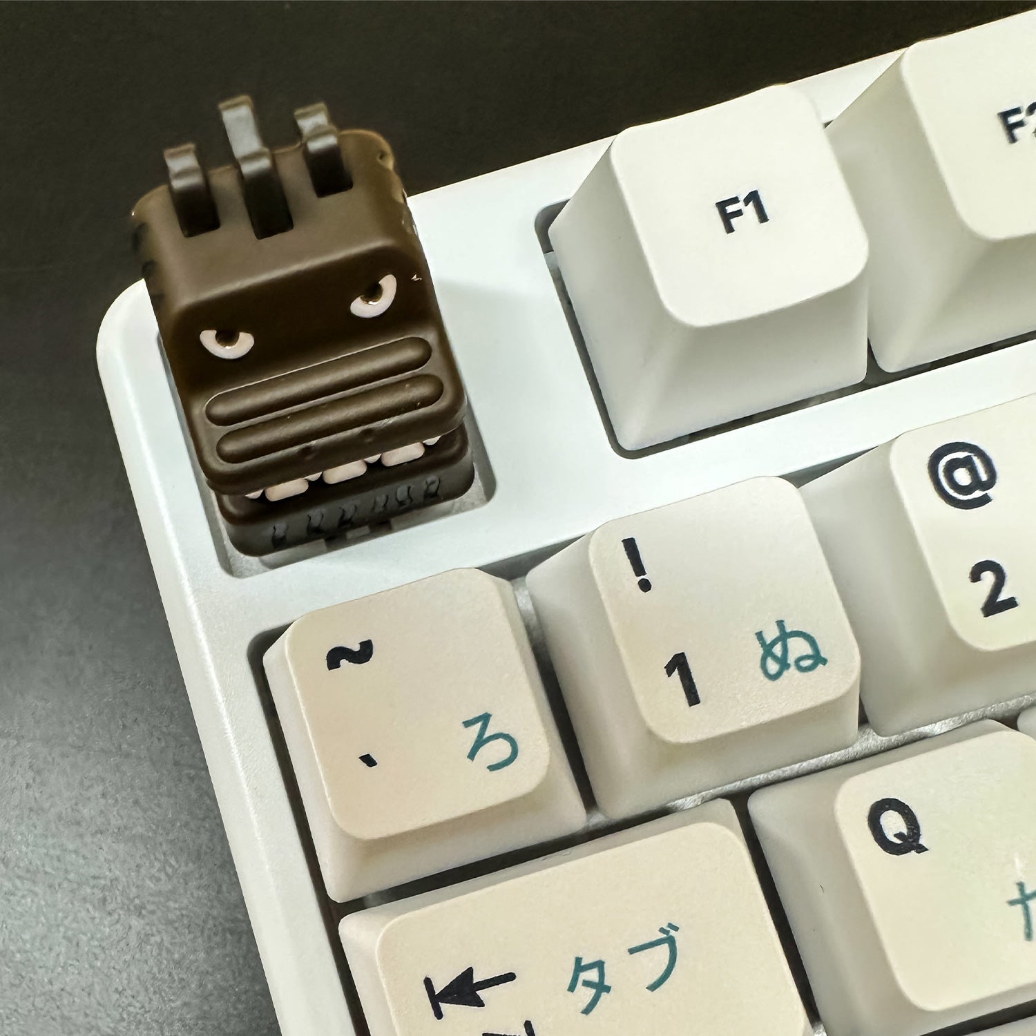 arbiter-studio-godzilla-artisan-keycap-1u-resin image 6