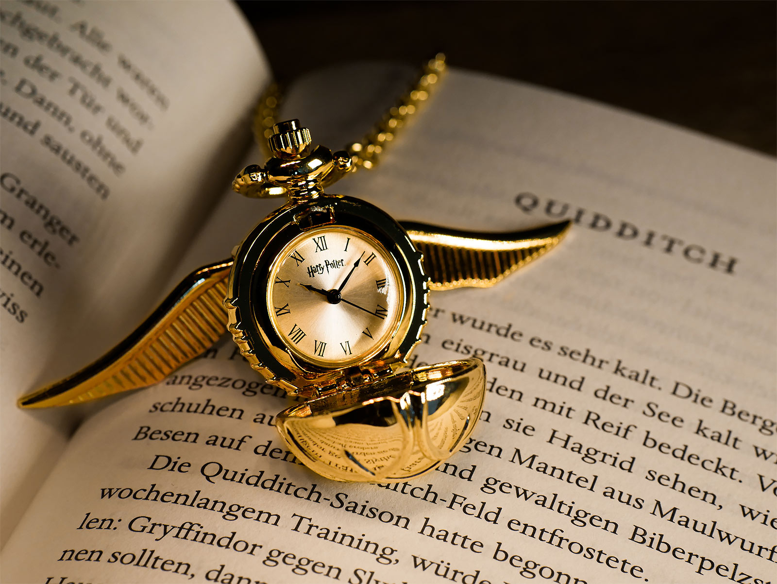 elbenwald-harry-potter-goldener-schnatz-kette-uhr-66-cm image 4