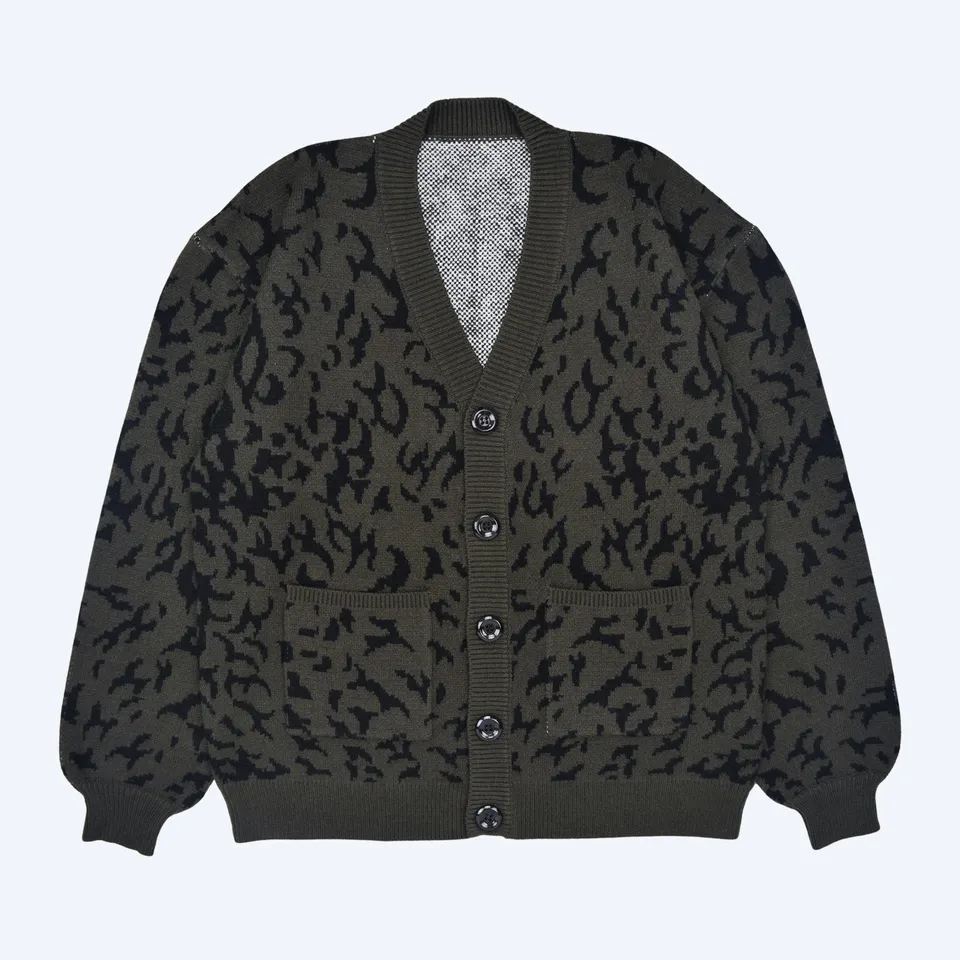 godzilla-steady-hands-dorsal-fin-strickjacke-mit-taschen image 1