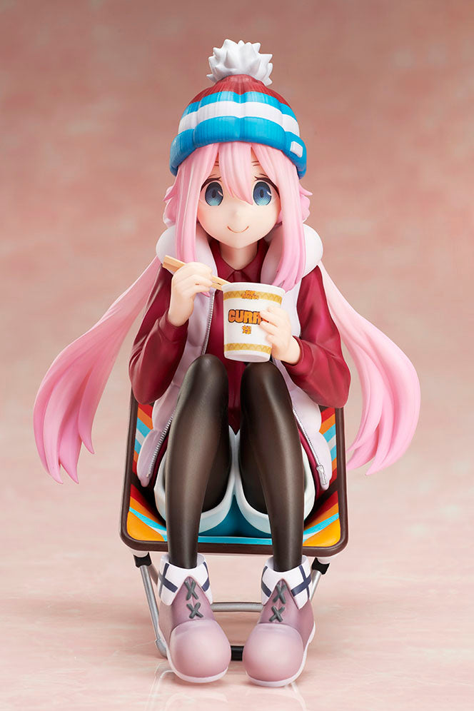 furyu-nadeshiko-premium-noodle-stopper-1-8-figur-yuru-camp image 2