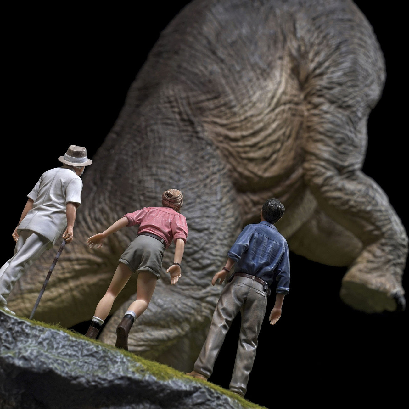 jurassic-park-demi-art-scale-statue-1-10-resin-mit-base image 5