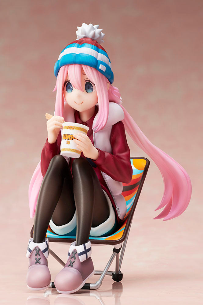 furyu-nadeshiko-premium-noodle-stopper-1-8-figur-yuru-camp image 1
