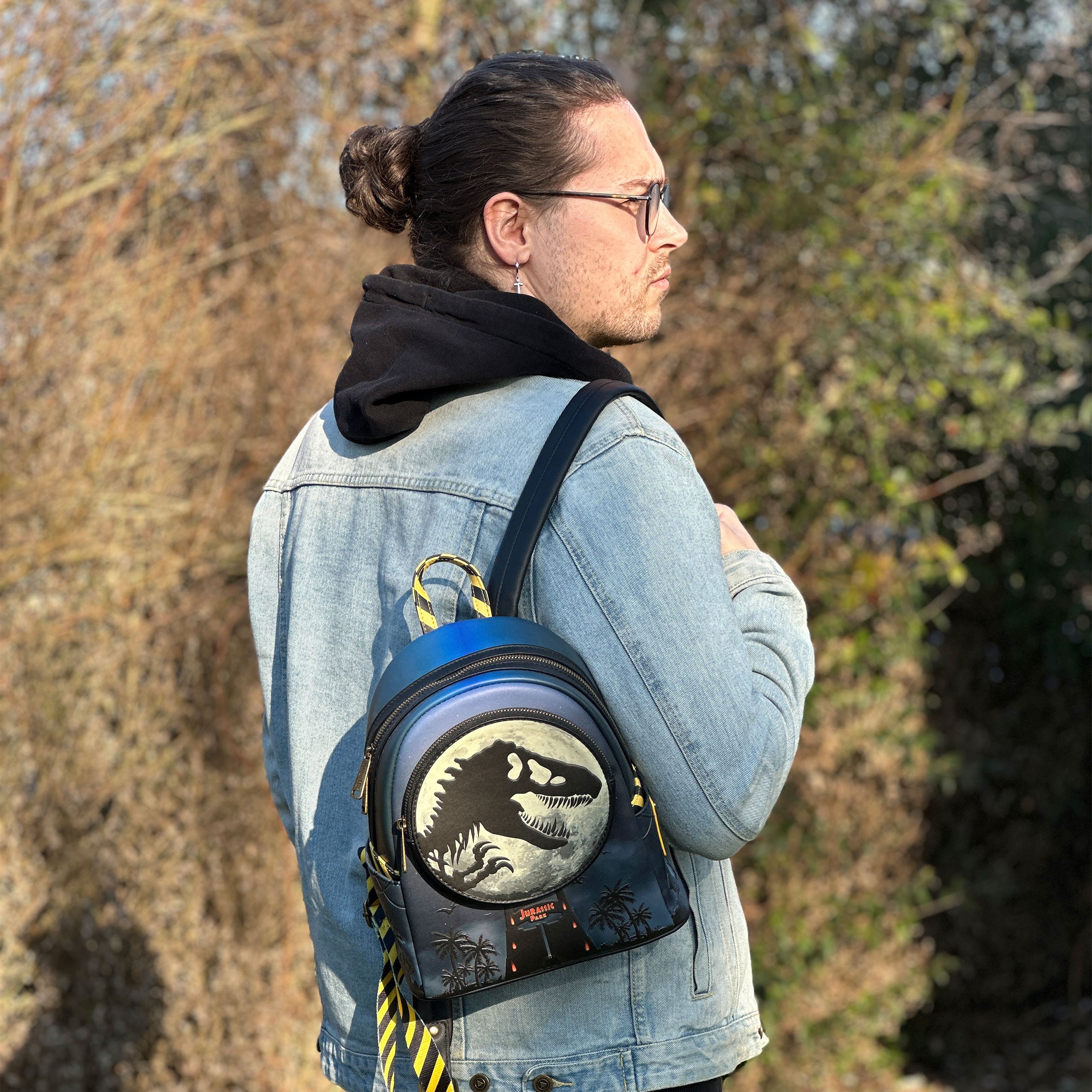 elbenwald-jurassic-park-30th-mini-rucksack-glow-in-the-dark image 8