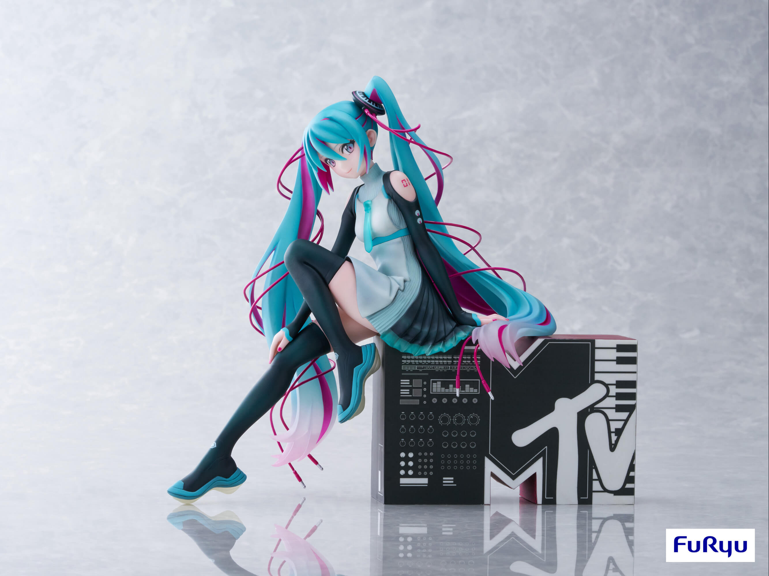 furyu-f-nex-hatsune-miku-x-mtv-1-7-figur image 4