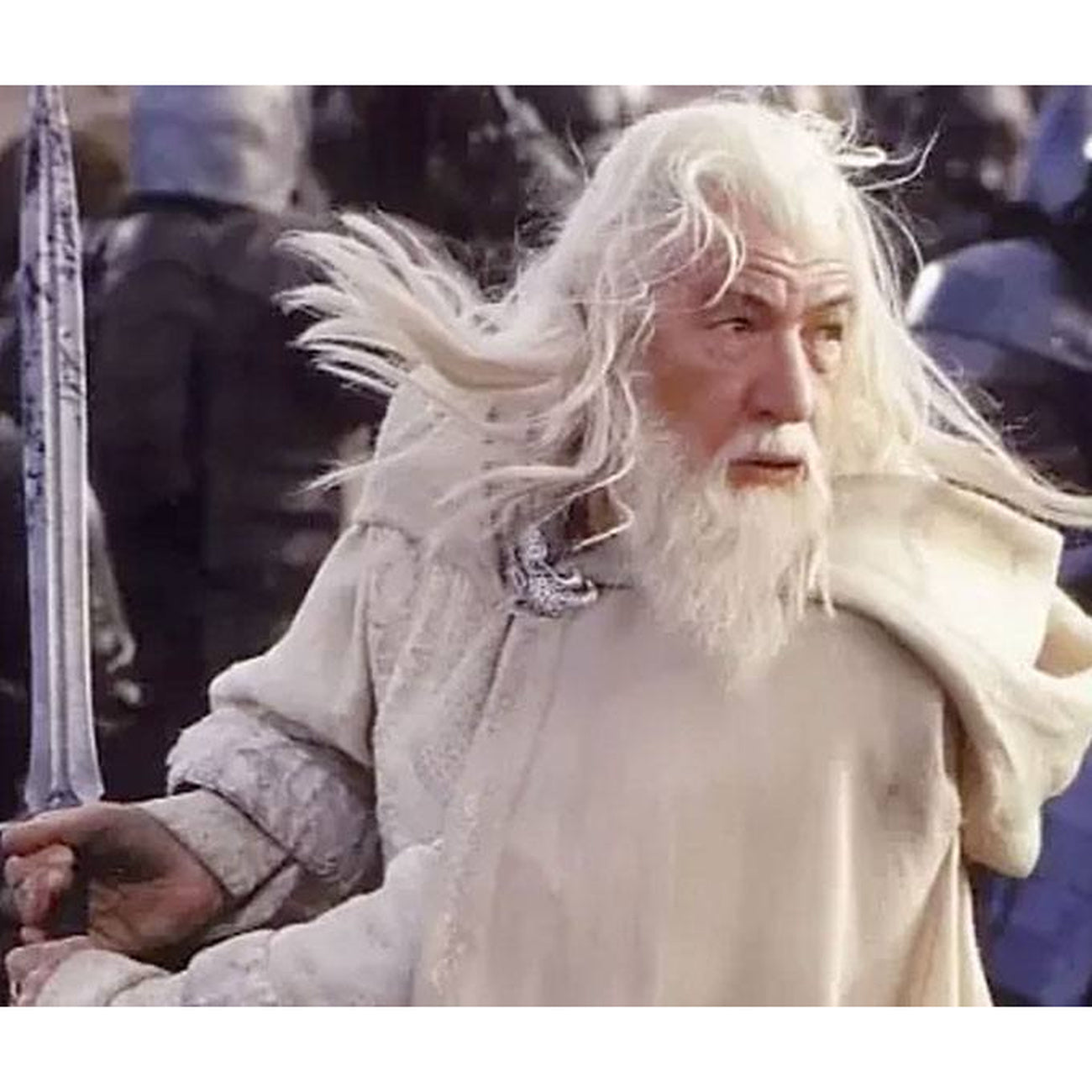 weta-figures-of-fandom-gandalf-der-weisse-pvc-statue-mit-base image 2