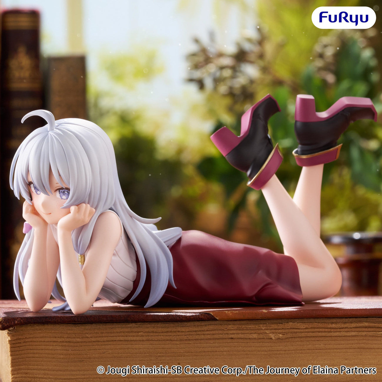 elbenwald-wandering-witch-elaina-noodle-stopper-figur-lying-down image 3